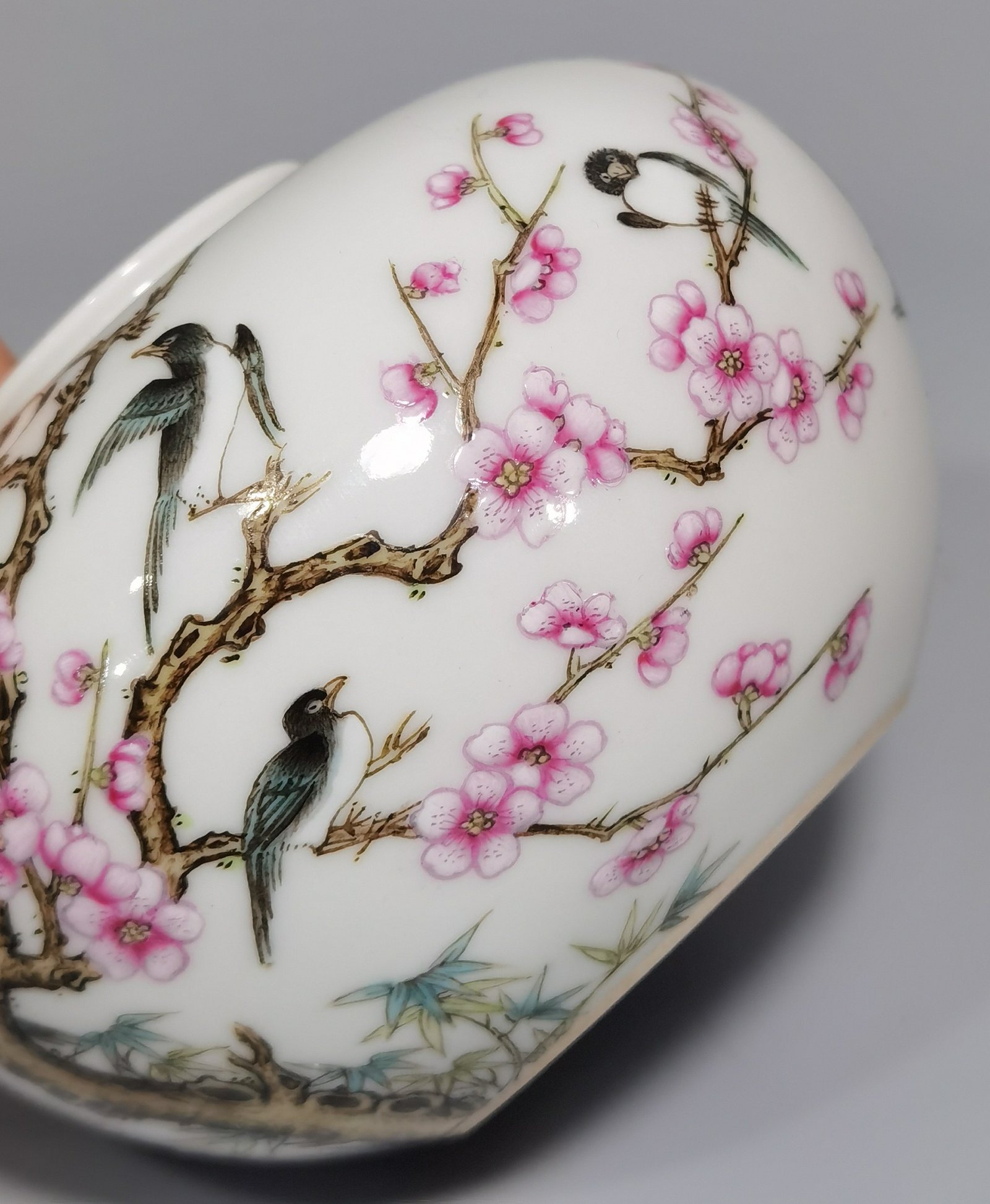 Qing Dynasty Qianlong Twelve Magpies Climbing the Plum Water Bowl