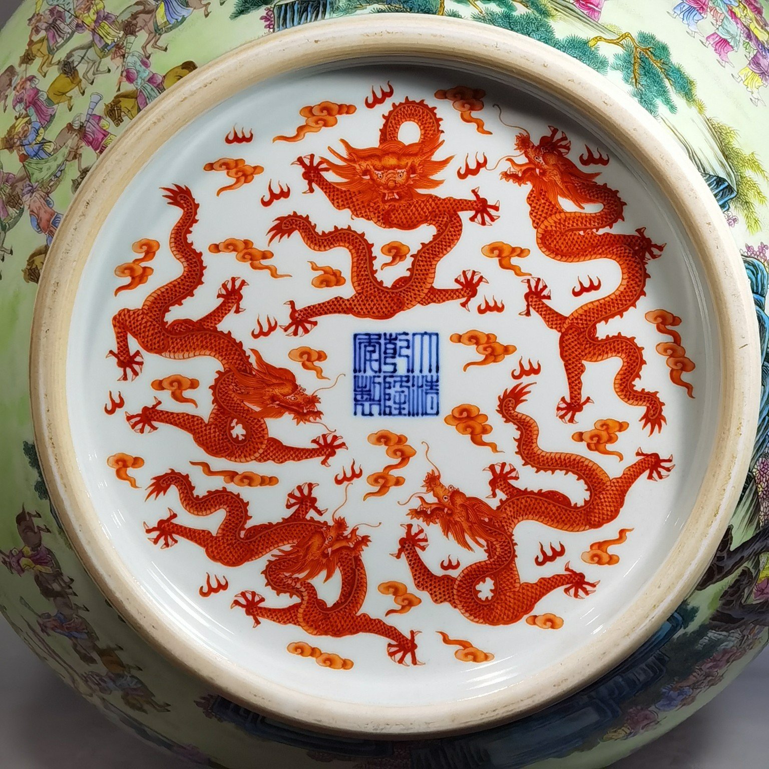 Qing Dynasty Qianlong pastel-painted Ruyi’er Blessing Bucket