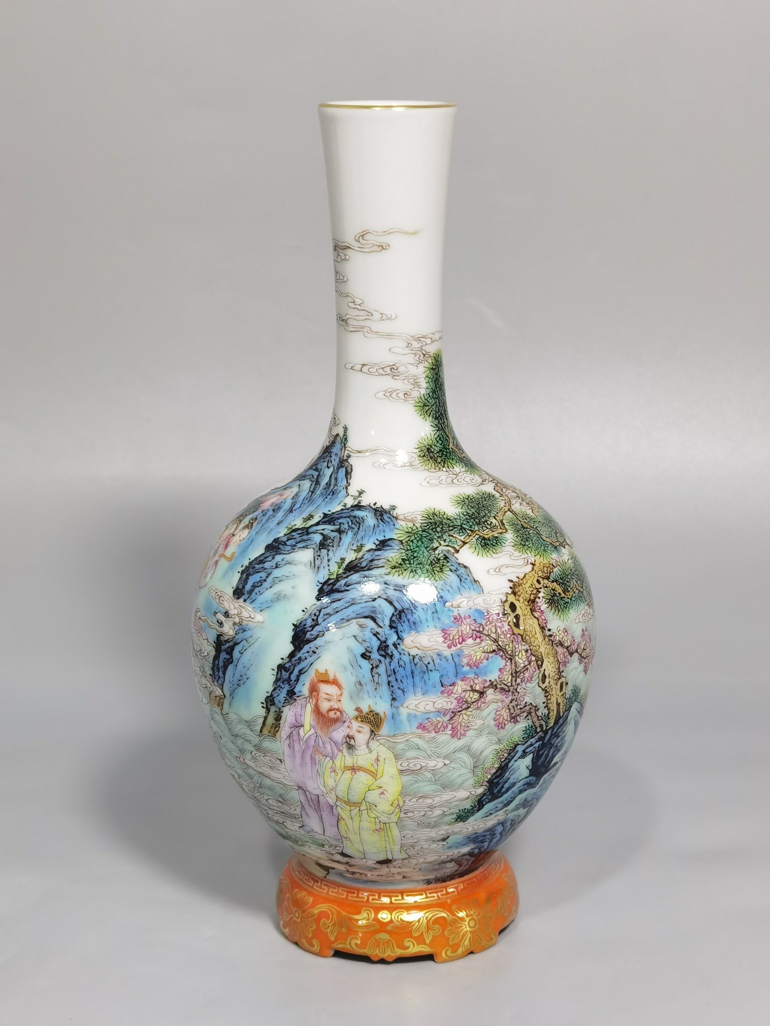 Qing Dynasty Qianlong pastel vase