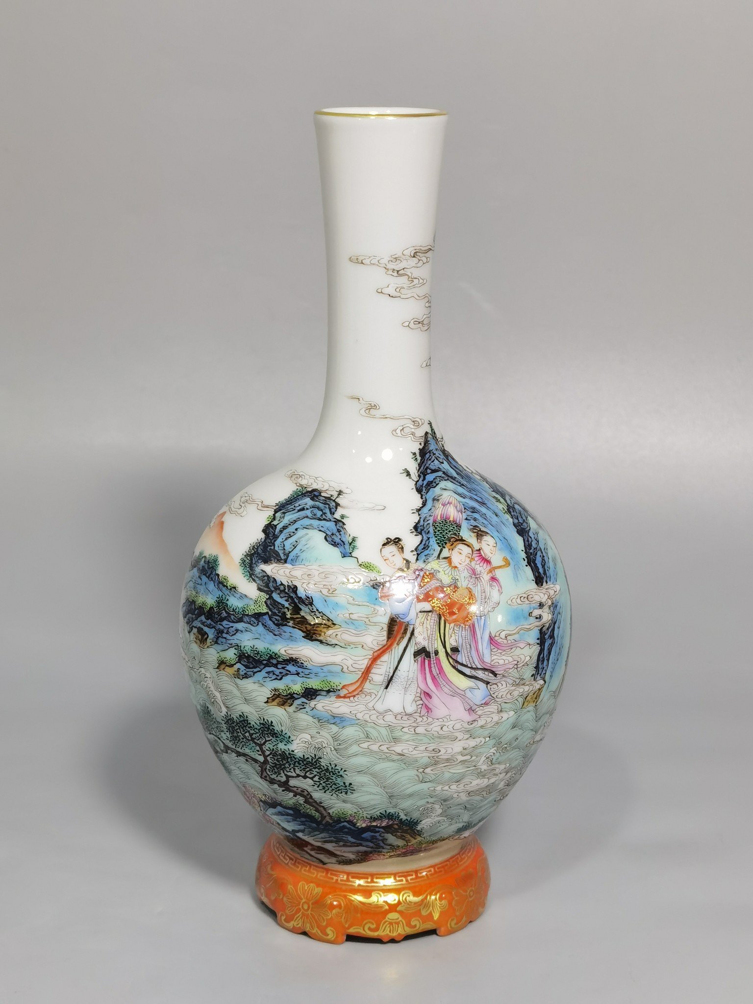 Qing Dynasty Qianlong pastel vase