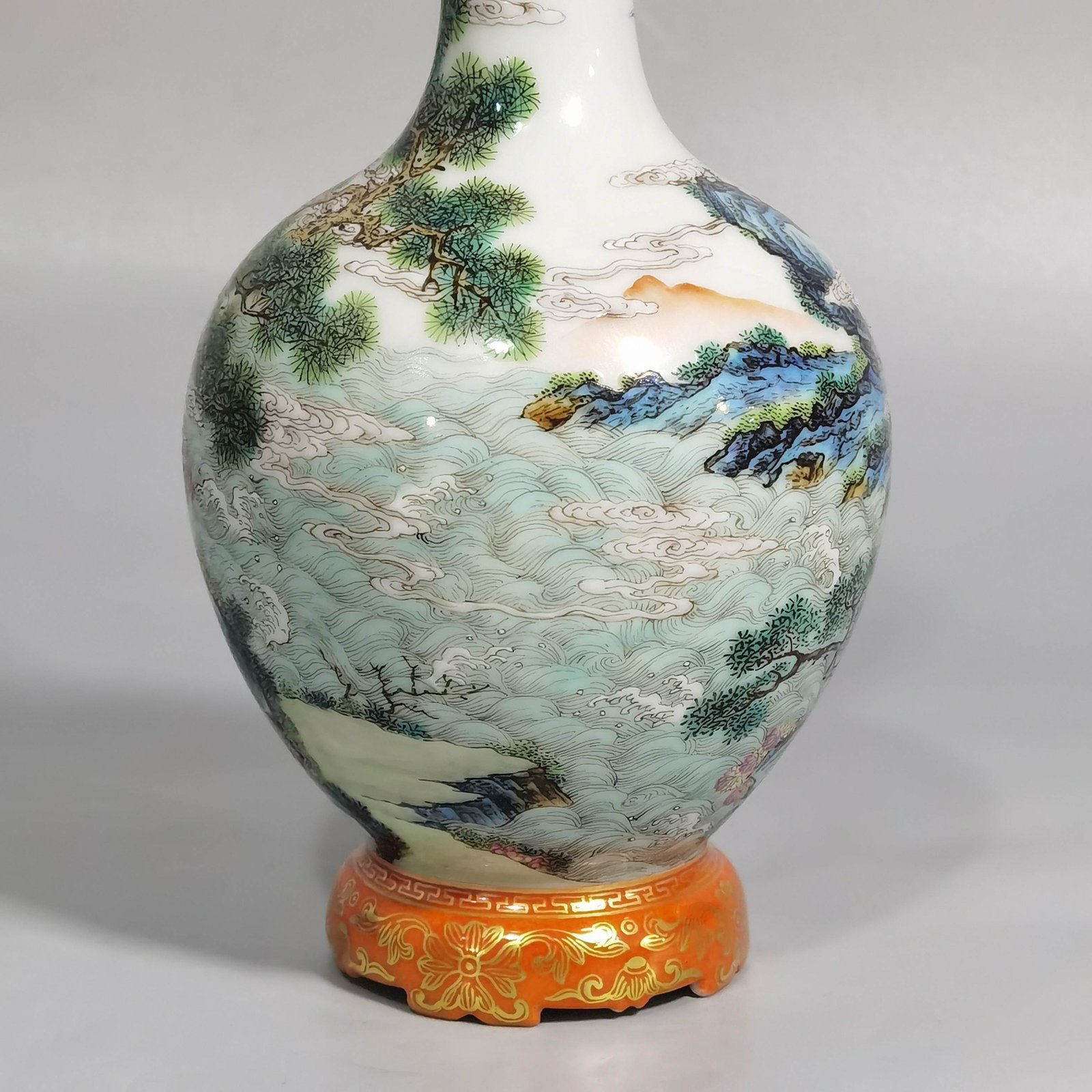 Qing Dynasty Qianlong pastel vase