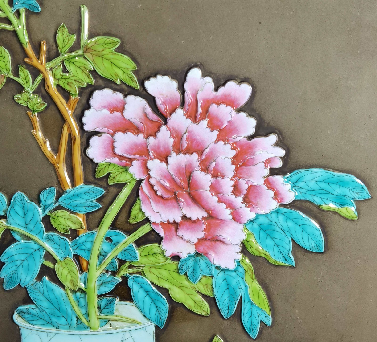 Qing Dynasty Qianlong pastel color wealth and peace long porcelain plate