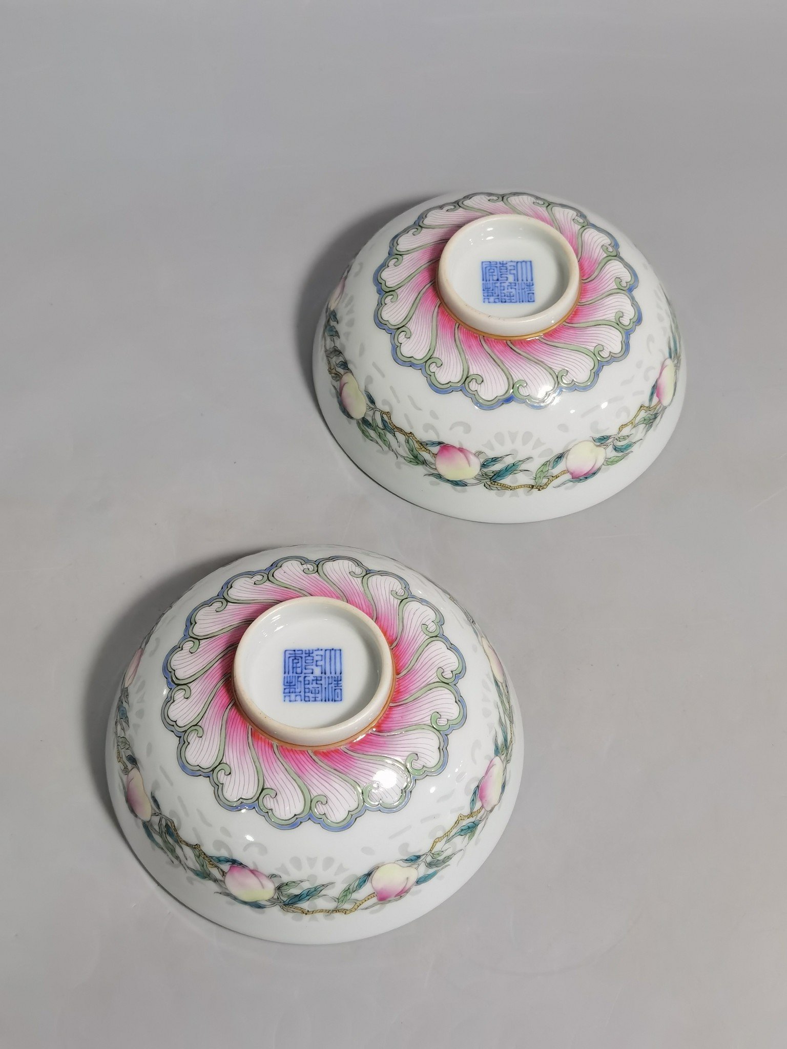 Qing Dynasty Qianlong pastel longevity peach pattern exquisite tea round bowl