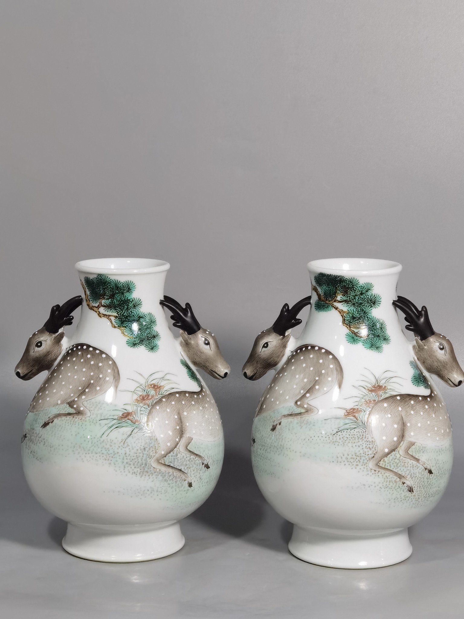 Qing Dynasty Qianlong Pastel pine deer and deer head statue