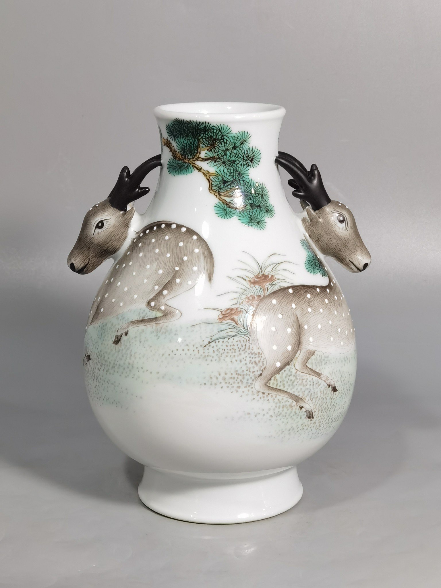 Qing Dynasty Qianlong Pastel pine deer and deer head statue