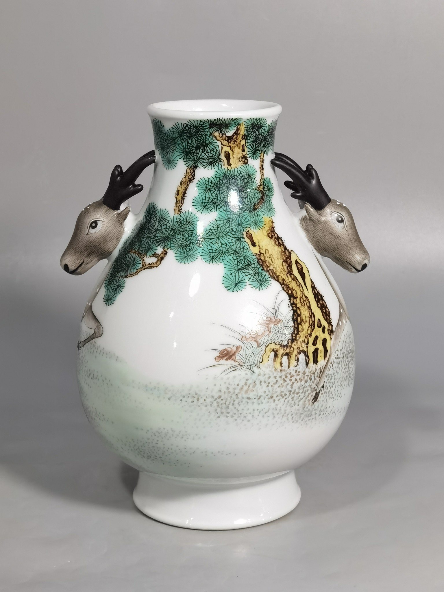 Qing Dynasty Qianlong Pastel pine deer and deer head statue