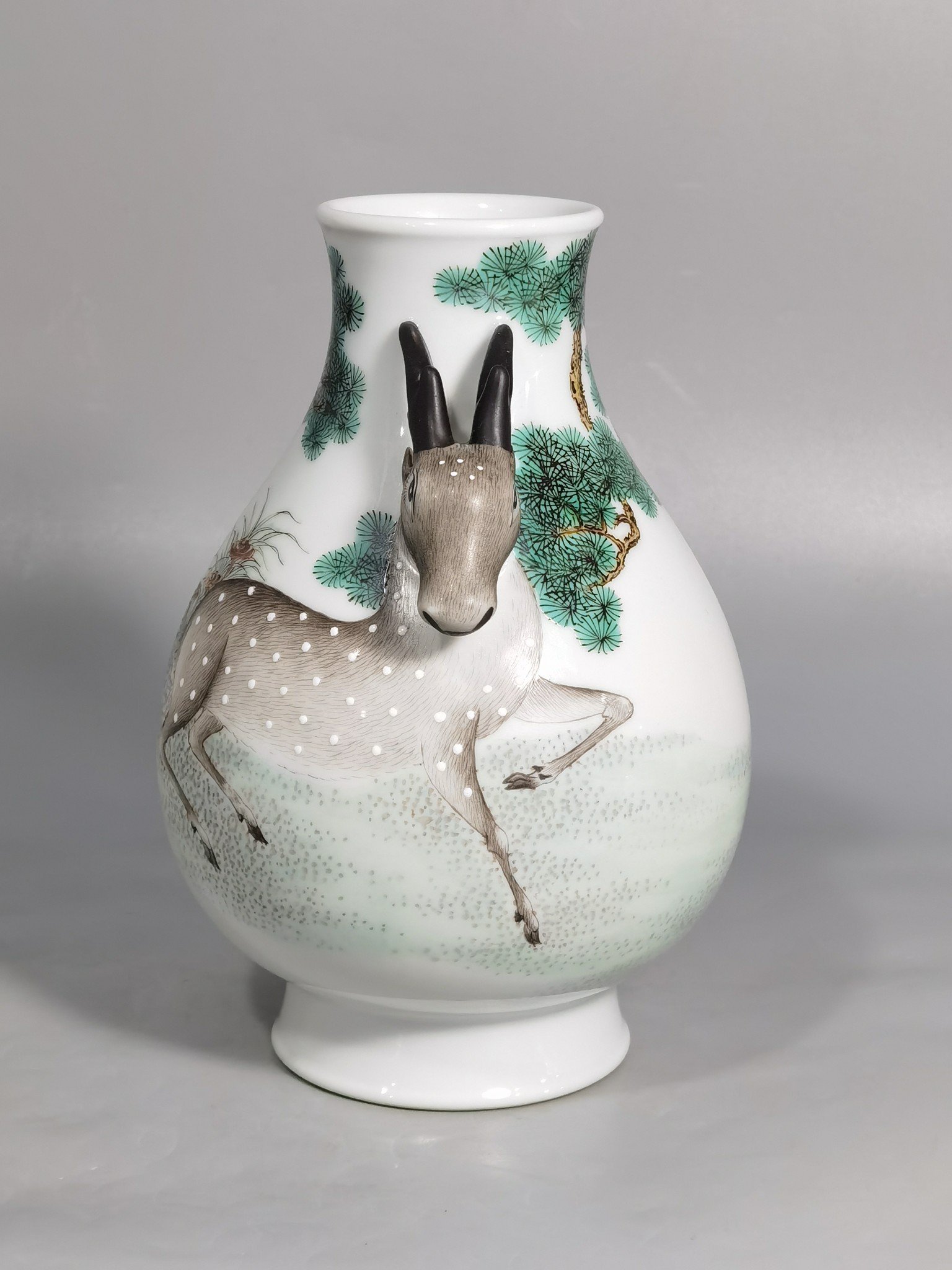 Qing Dynasty Qianlong Pastel pine deer and deer head statue