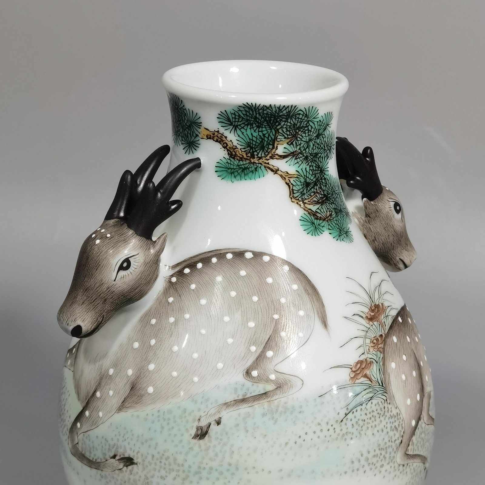 Qing Dynasty Qianlong Pastel pine deer and deer head statue