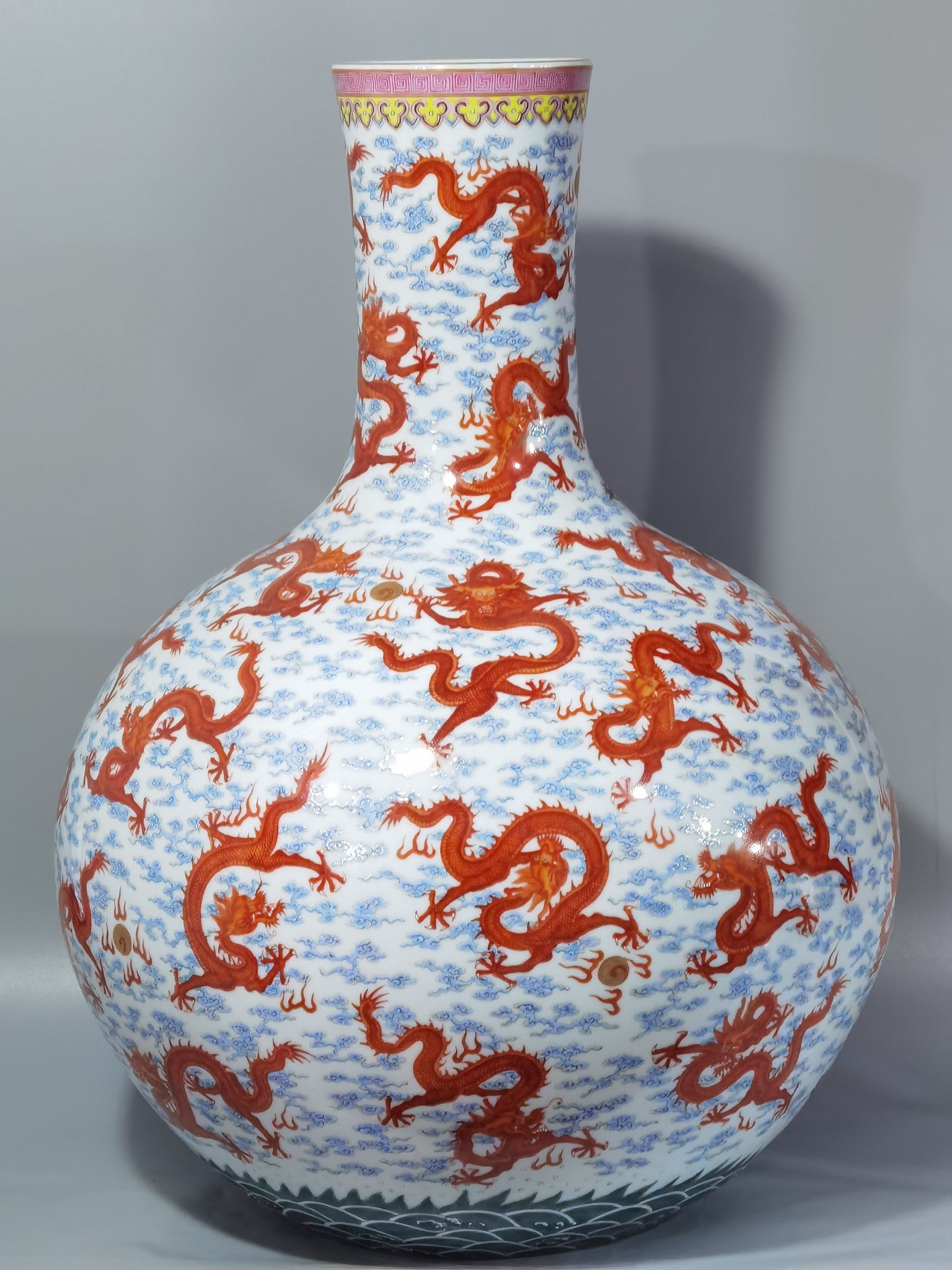 Qing Dynasty Qianlong Pastel sea lum red dragon pattern celestial vase