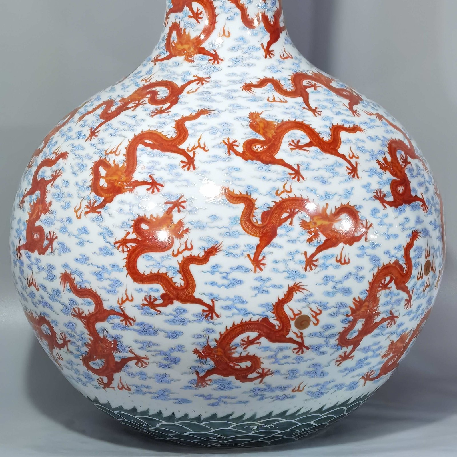 Qing Dynasty Qianlong Pastel sea lum red dragon pattern celestial vase