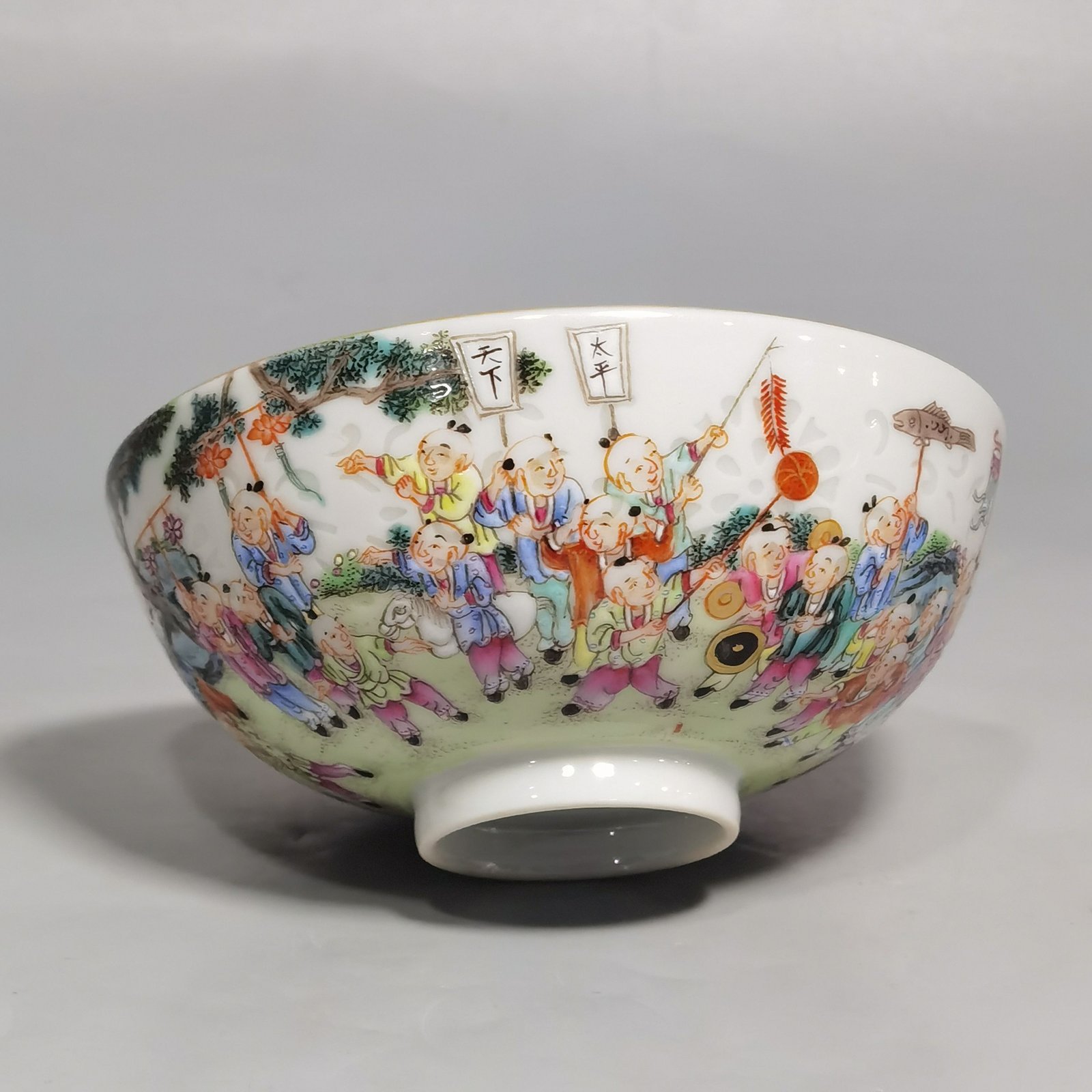 Qing Dynasty Qianlong Pastel Hundred Sons Exquisite Cup