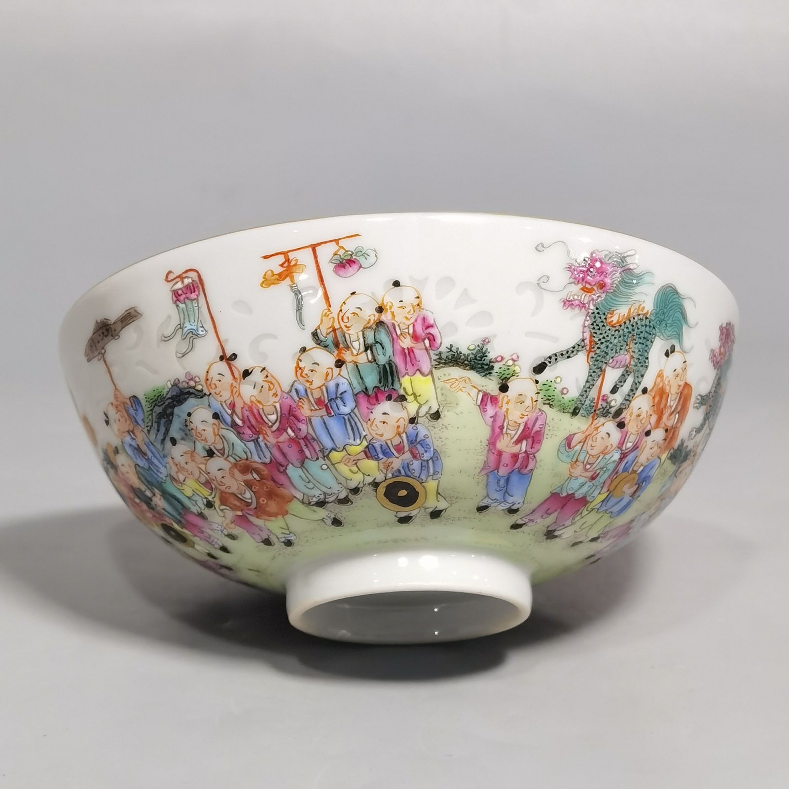 Qing Dynasty Qianlong Pastel Hundred Sons Exquisite Cup