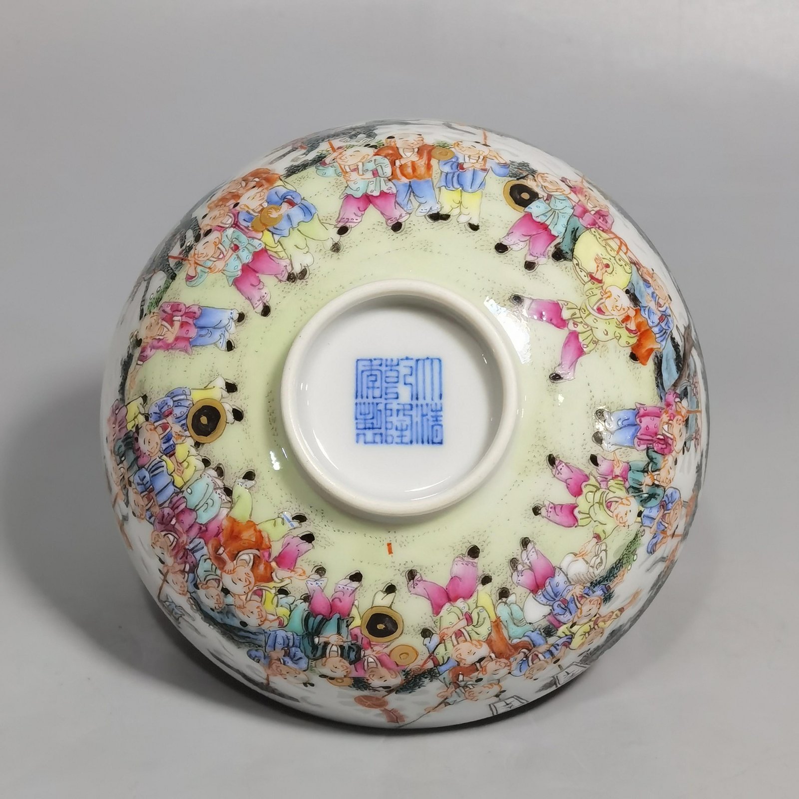 Qing Dynasty Qianlong Pastel Hundred Sons Exquisite Cup