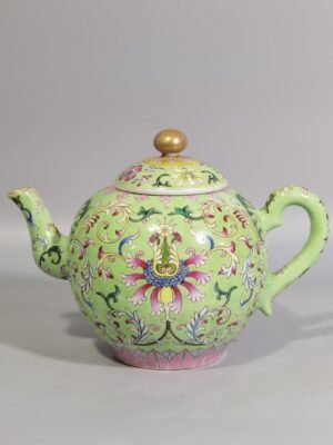 Qing Dynasty Qianlong pastel green teapot