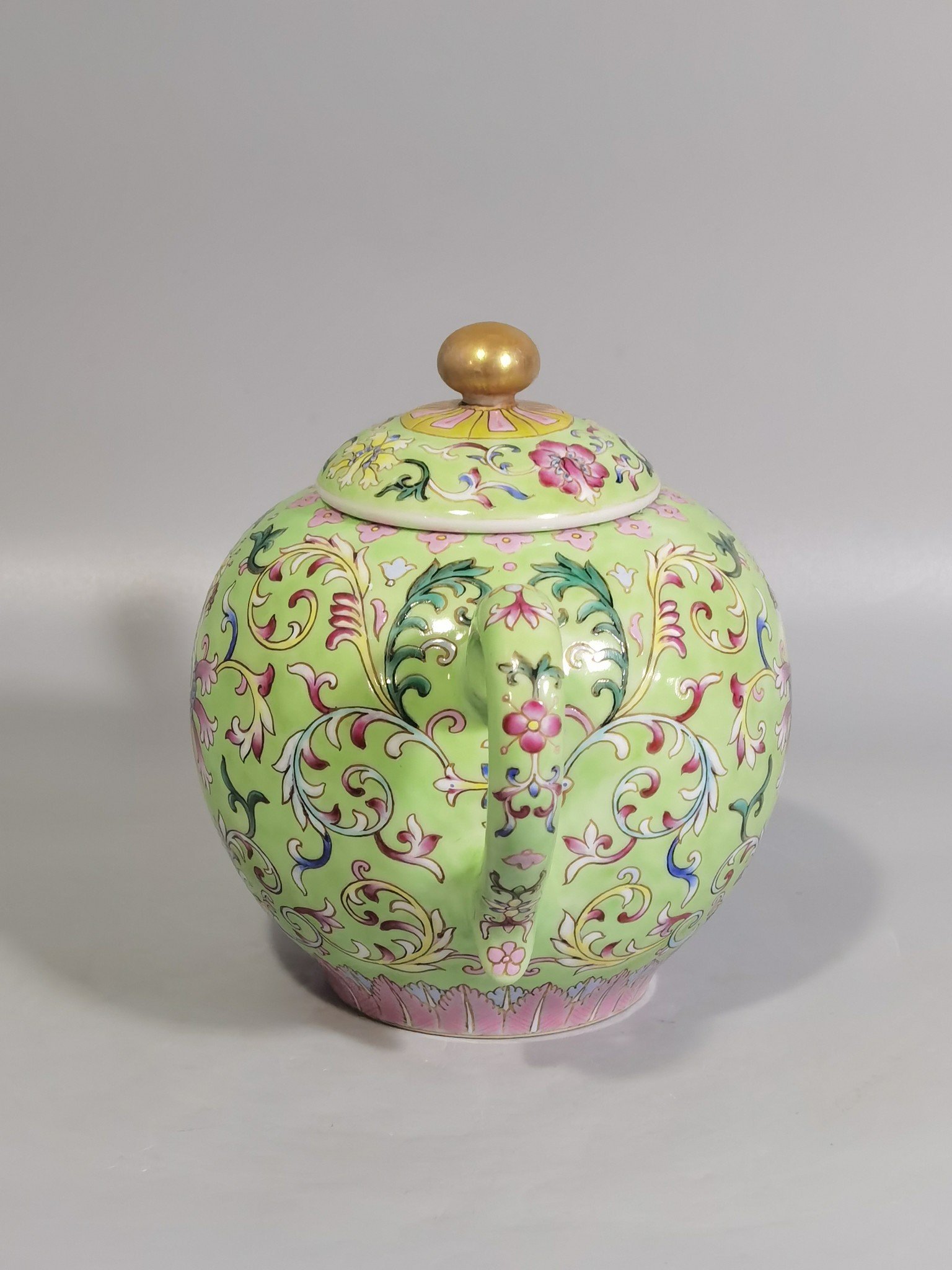 Qing Dynasty Qianlong pastel green teapot