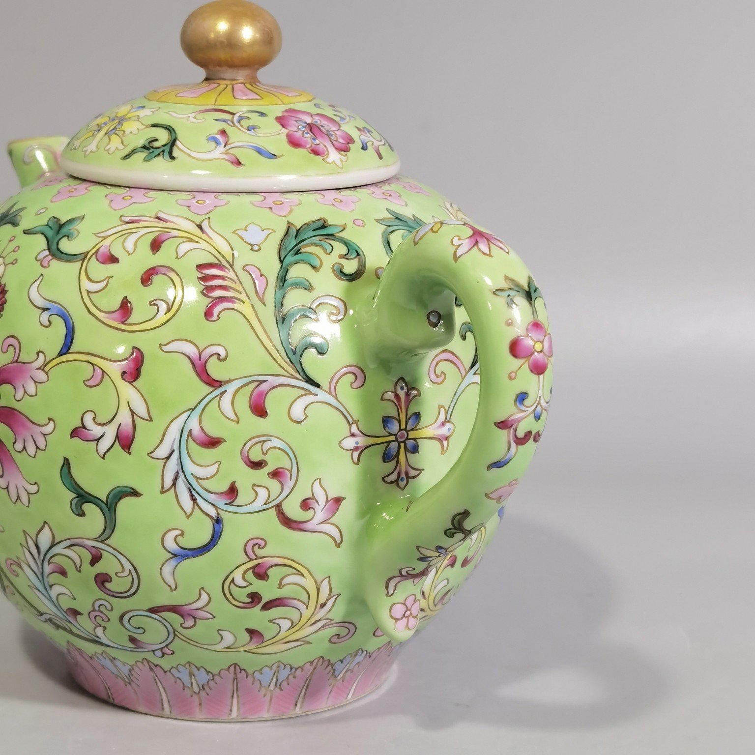 Qing Dynasty Qianlong pastel green teapot
