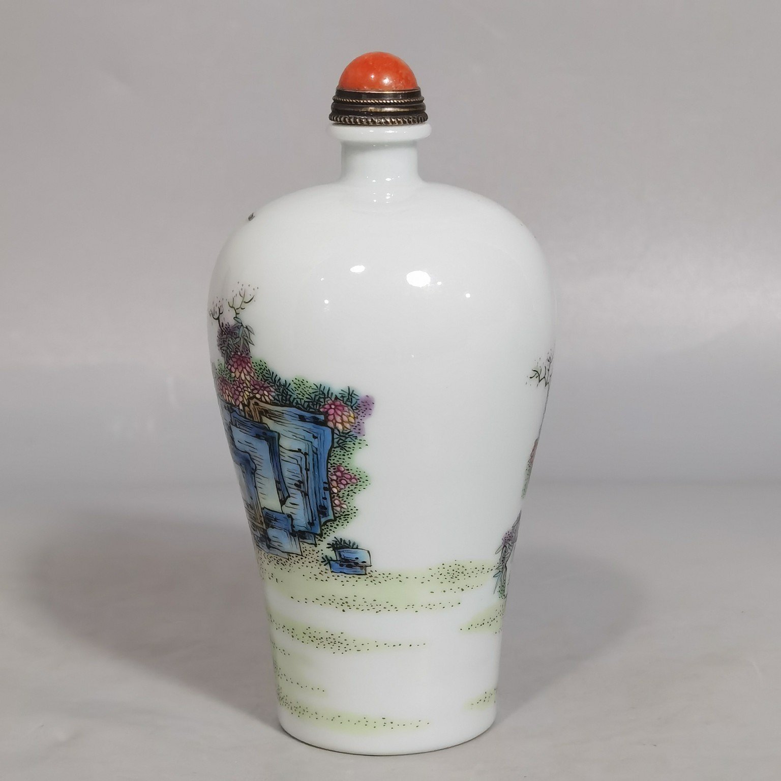 Qing Dynasty Qianlong Pastel Hua Mulan joined the army snuff bottle