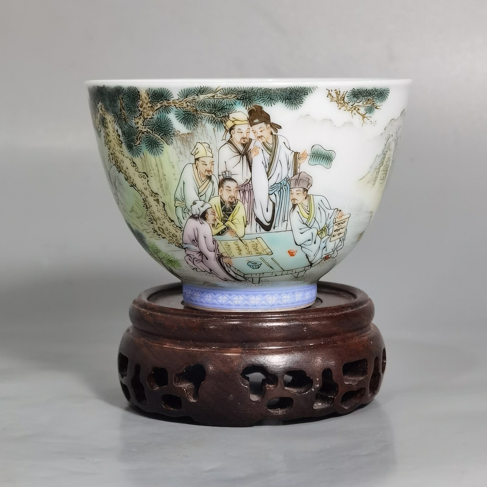 Qing Dynasty Qianlong set of pastel elegant collection cups