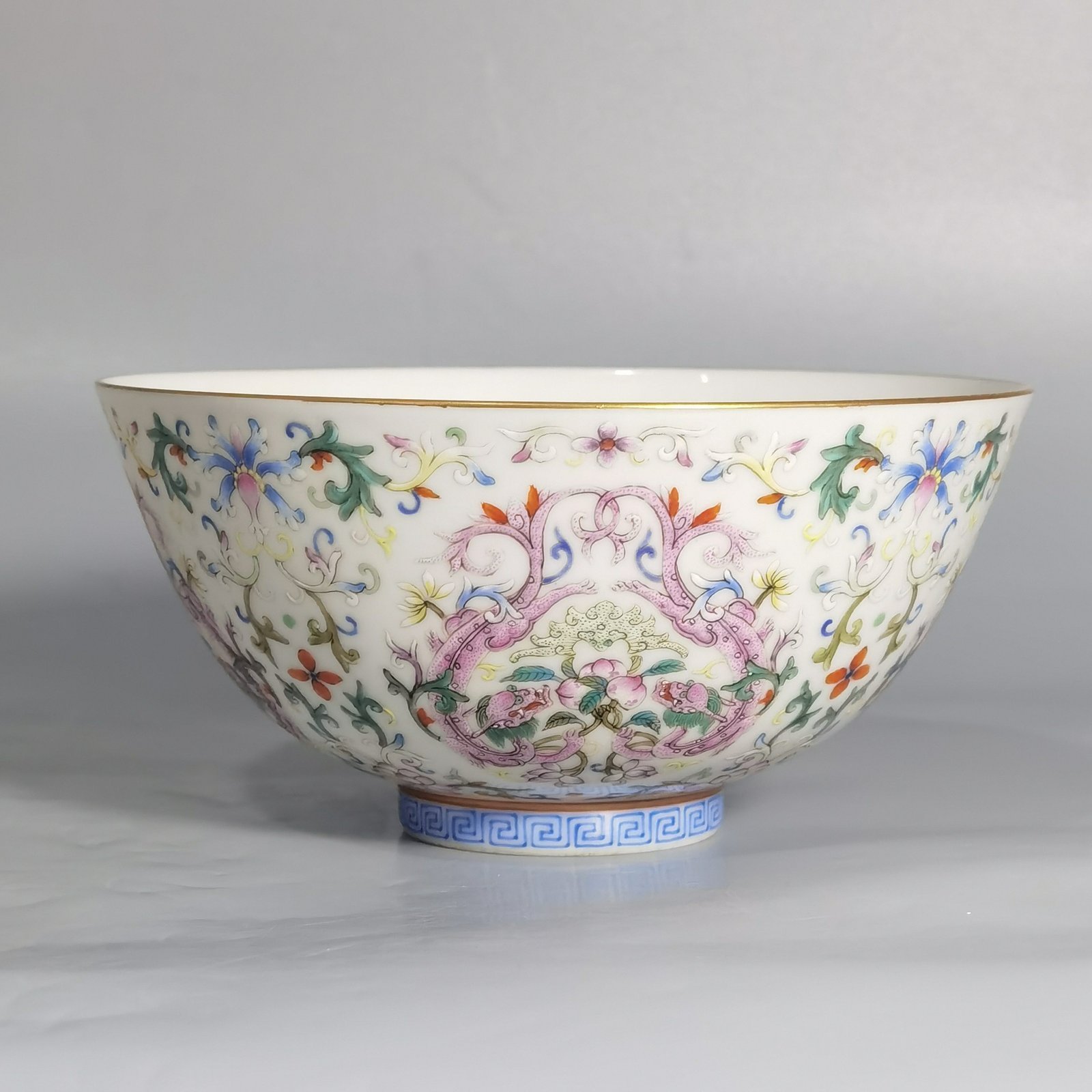 Qing Dynasty Qianlong Pastel red dragon bowl