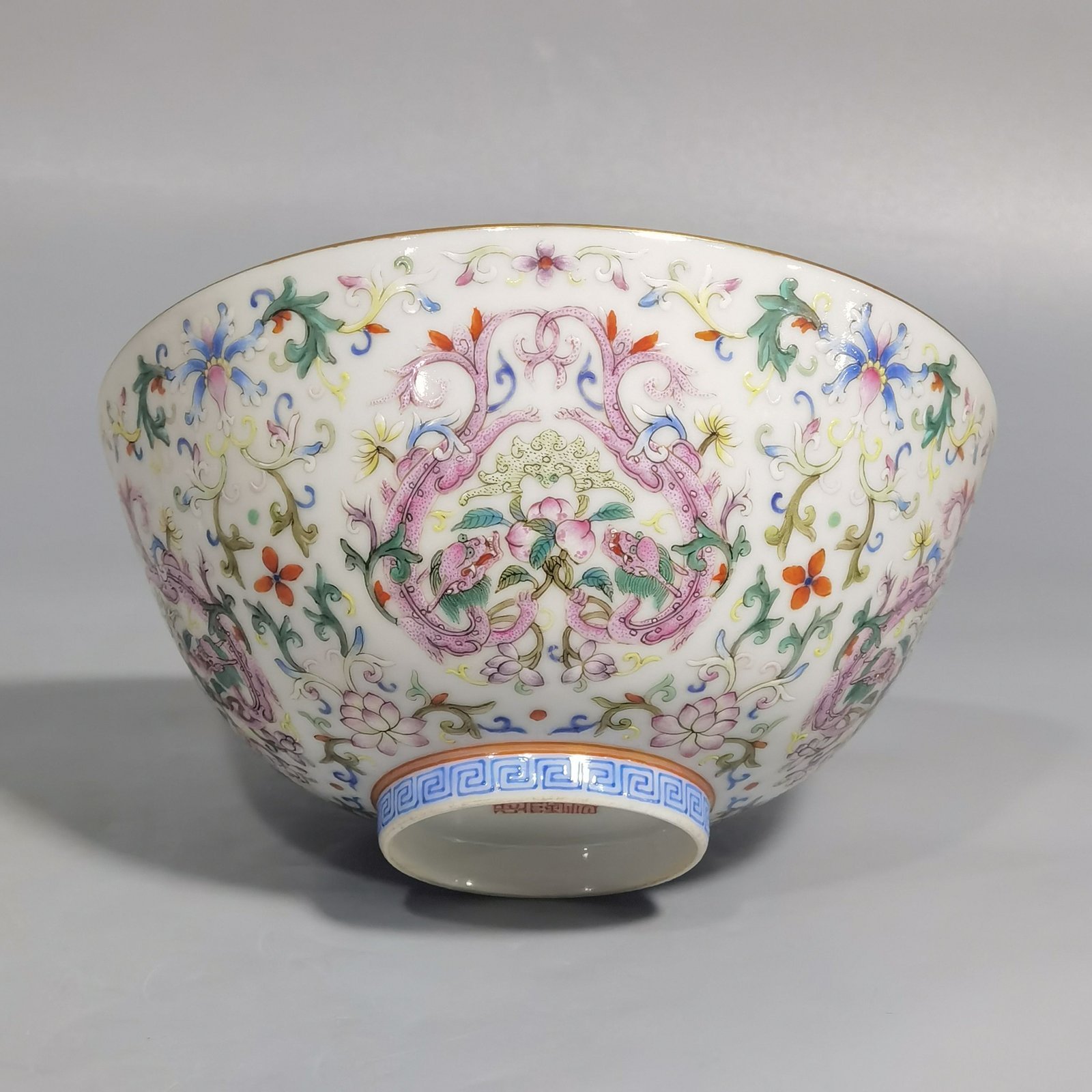 Qing Dynasty Qianlong Pastel red dragon bowl