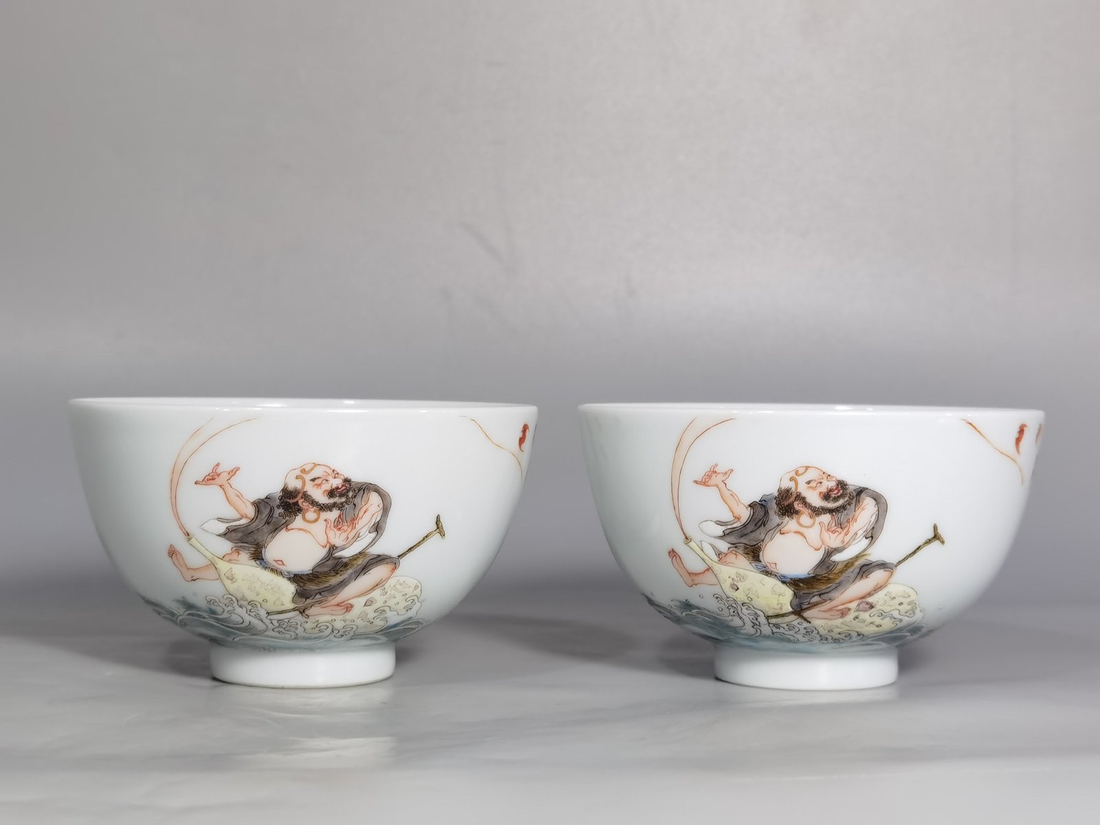 Qing Dynasty Qianlong pastel tea bowl with rhats