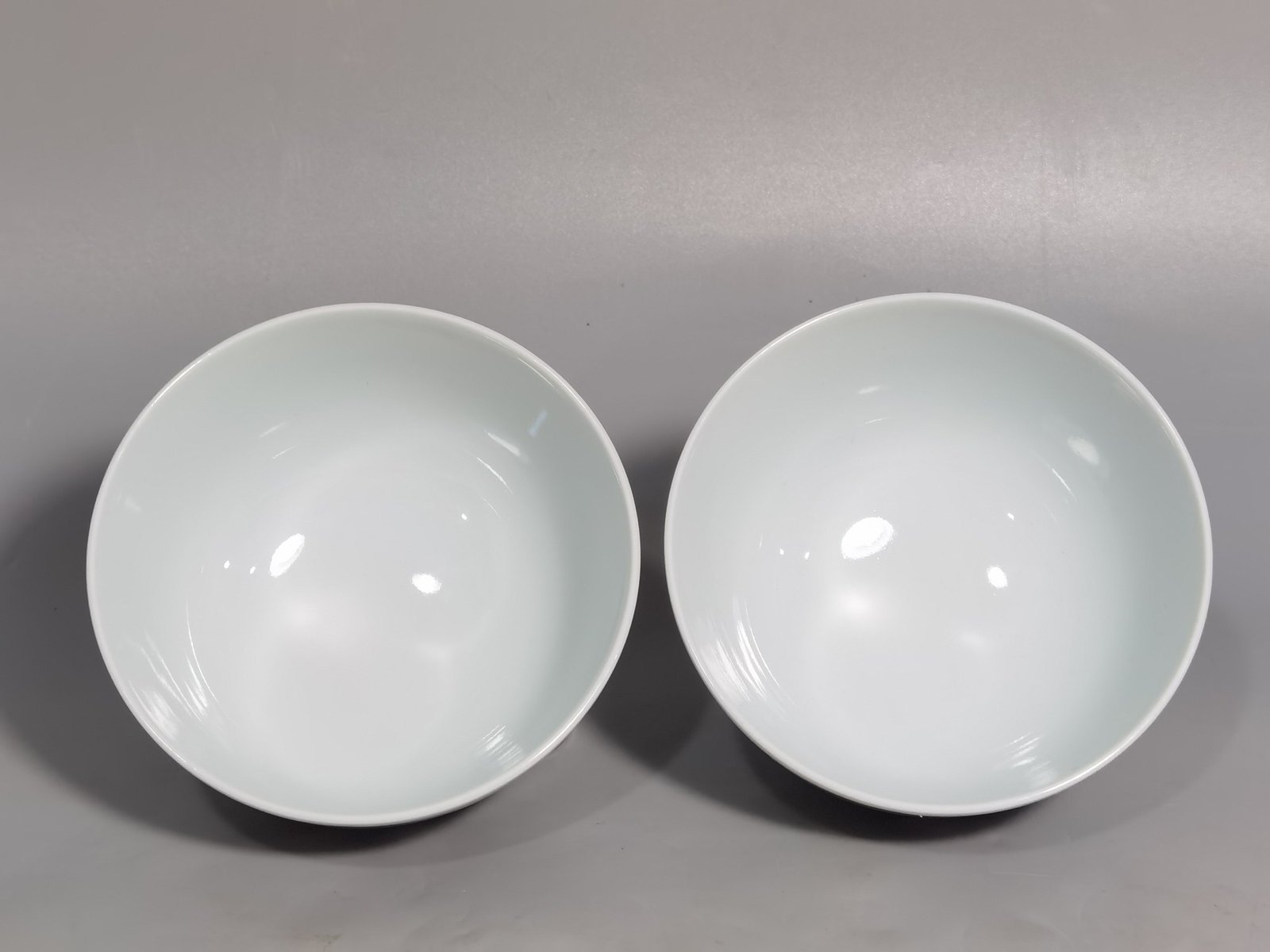 Qing Dynasty Qianlong pastel tea bowl with rhats