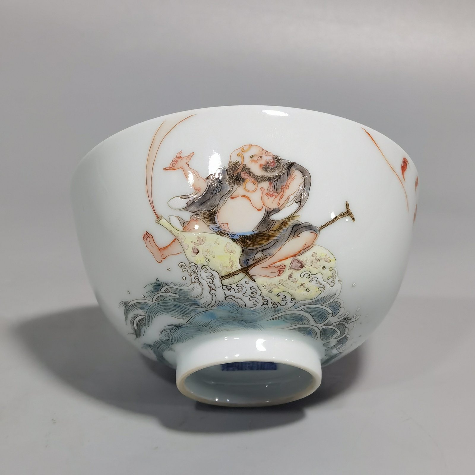 Qing Dynasty Qianlong pastel tea bowl with rhats