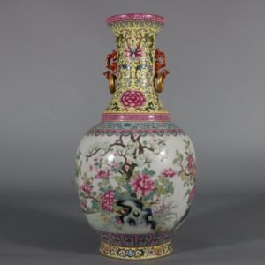 Qing Dynasty Qianlong pastel-yellow ground lotus flower pattern amphora