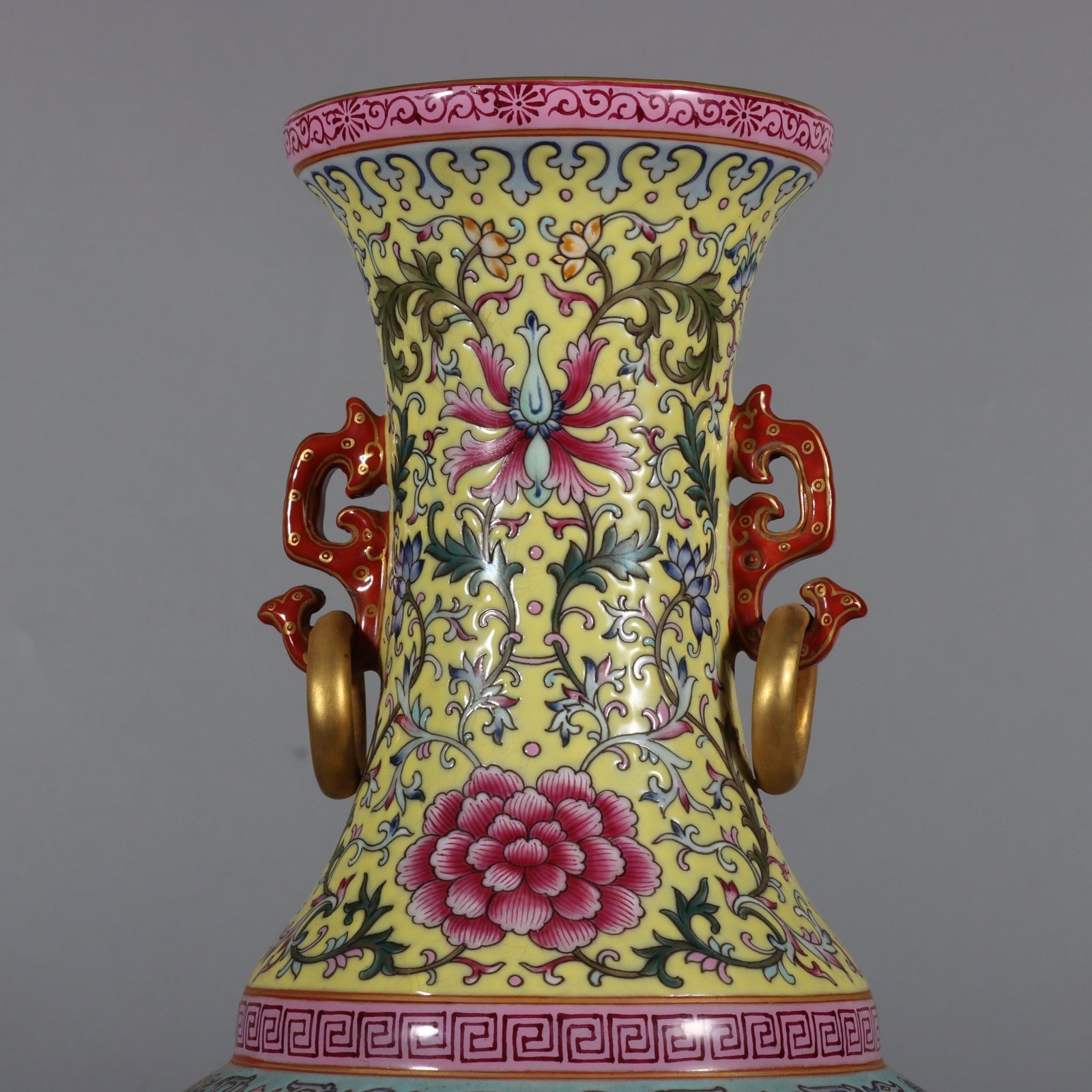 Qing Dynasty Qianlong pastel-yellow ground lotus flower pattern amphora