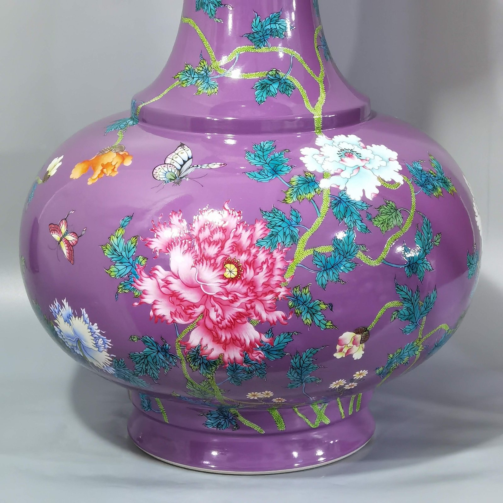 Qing Dynasty Qianlong purple ground and pastel poppy poem pattern vase