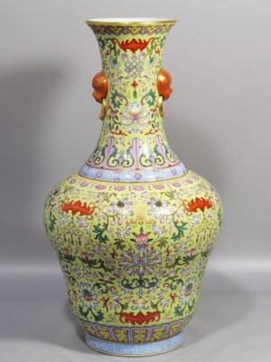 Qing Dynasty Qianlong green and pastel lotus and nimal ears skimming bottle
