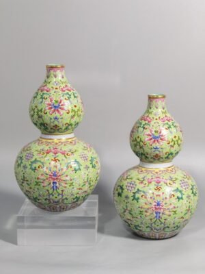 Qing Dynasty Qianlong green and pastel gourd vase