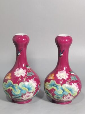 Qing Dynasty Qianlong rouge ground pastel m and arin duck lotus kingfisher garlic vase