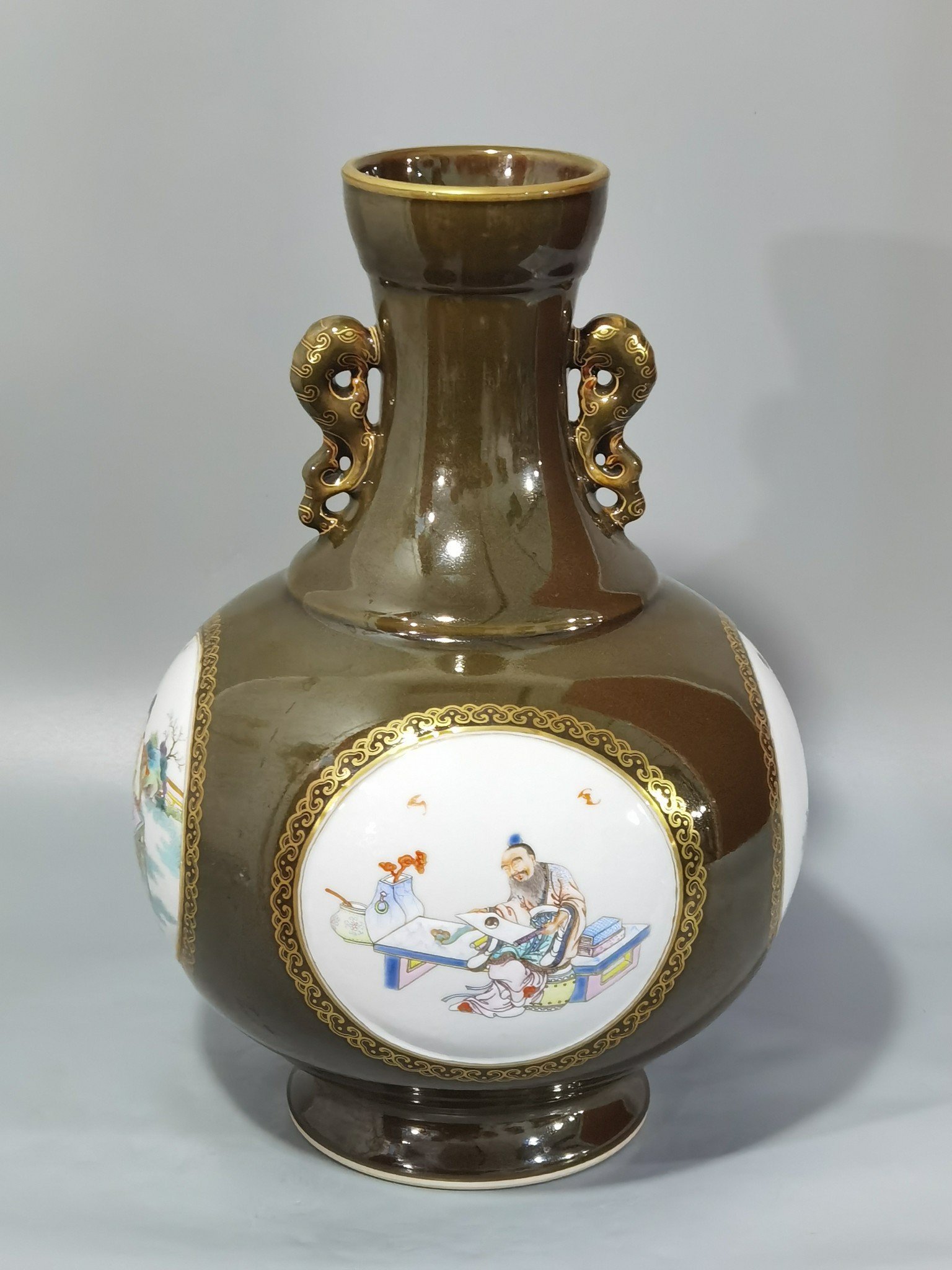 Qing Dynasty Qianlong tea powder glaze window pastel character story mphora