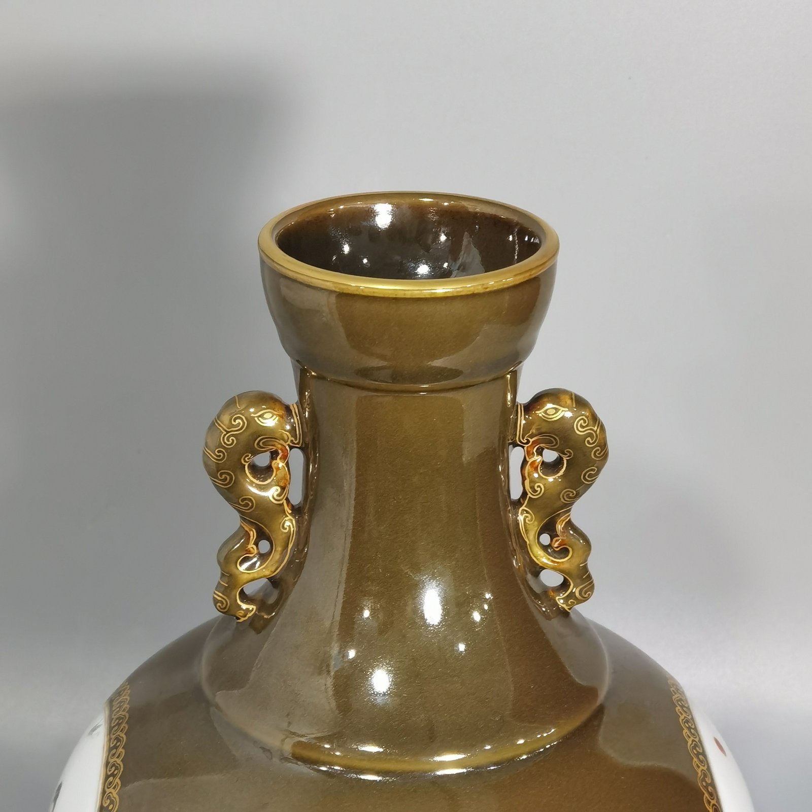 Qing Dynasty Qianlong tea powder glaze window pastel character story mphora