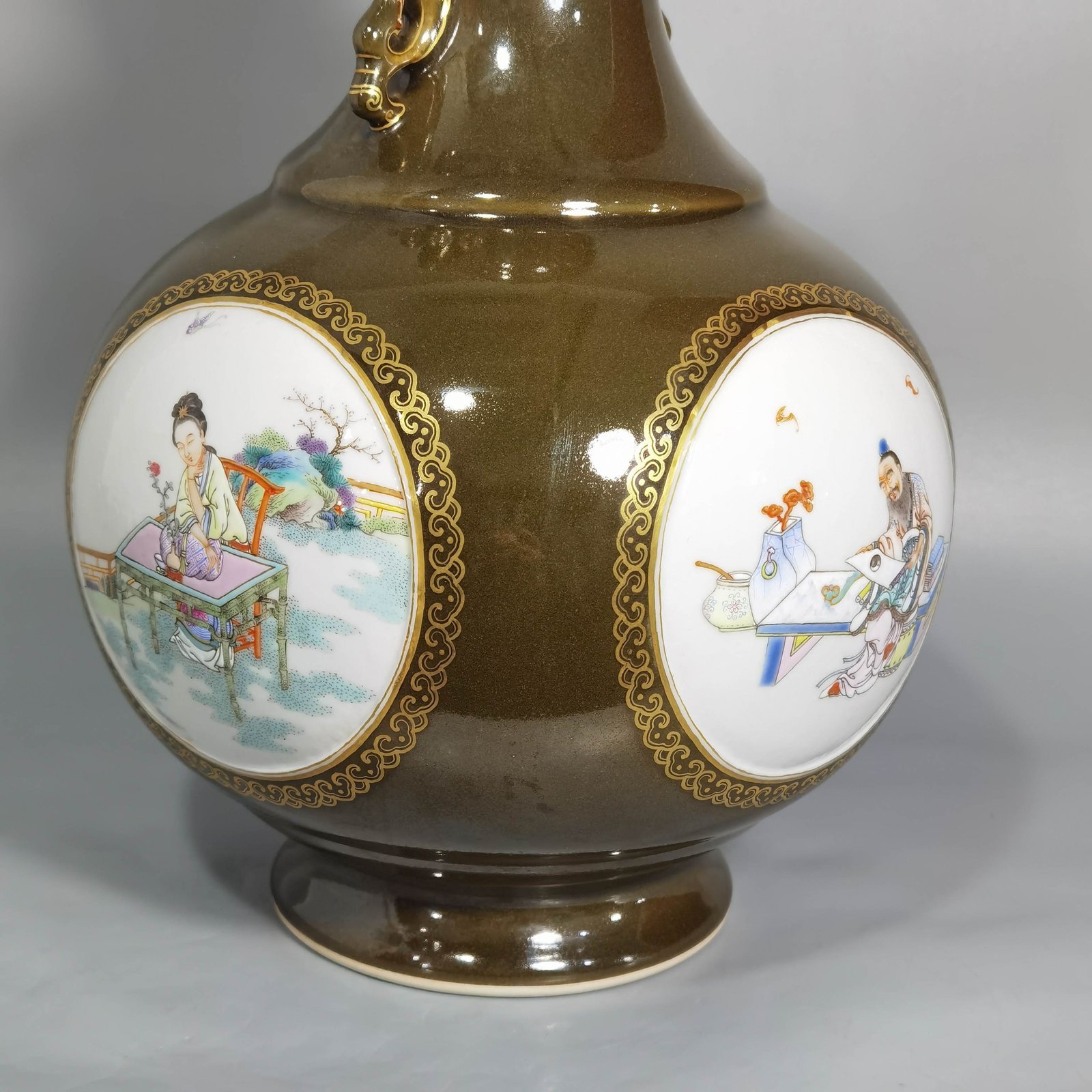 Qing Dynasty Qianlong tea powder glaze window pastel character story mphora