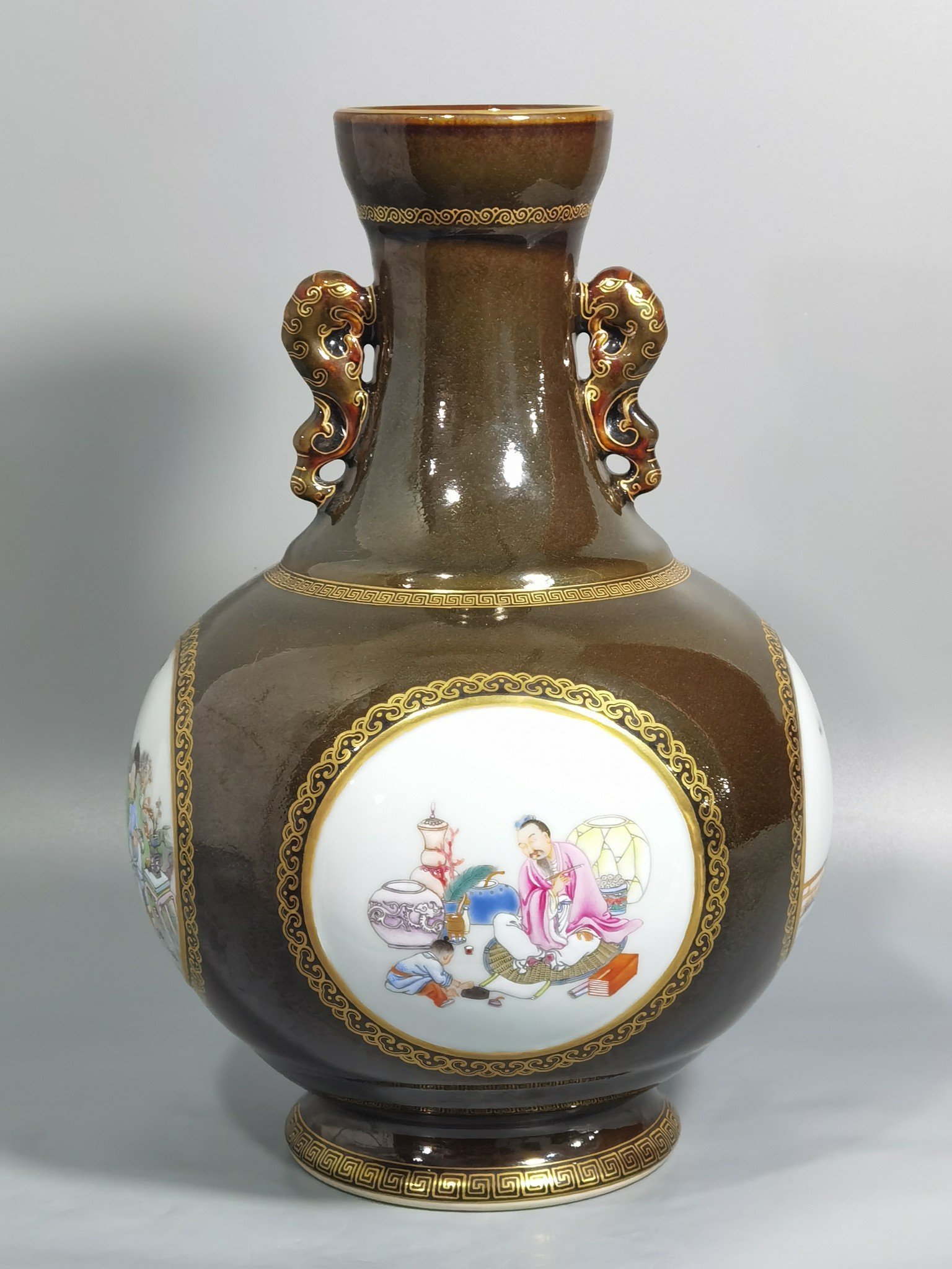 Qing Dynasty Qianlong tea powder glaze window pastel character story mphora