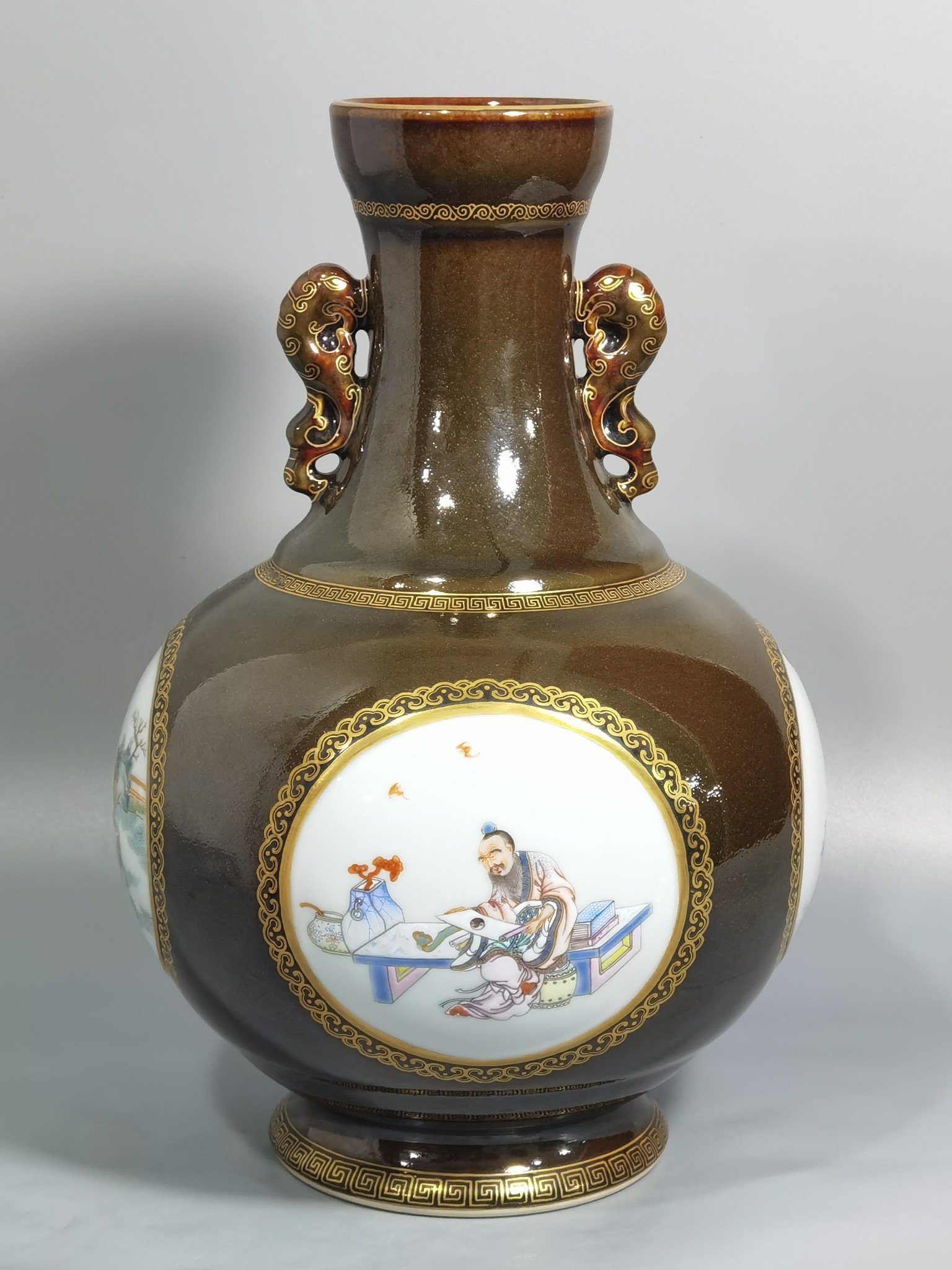 Qing Dynasty Qianlong tea powder glaze window pastel character story mphora