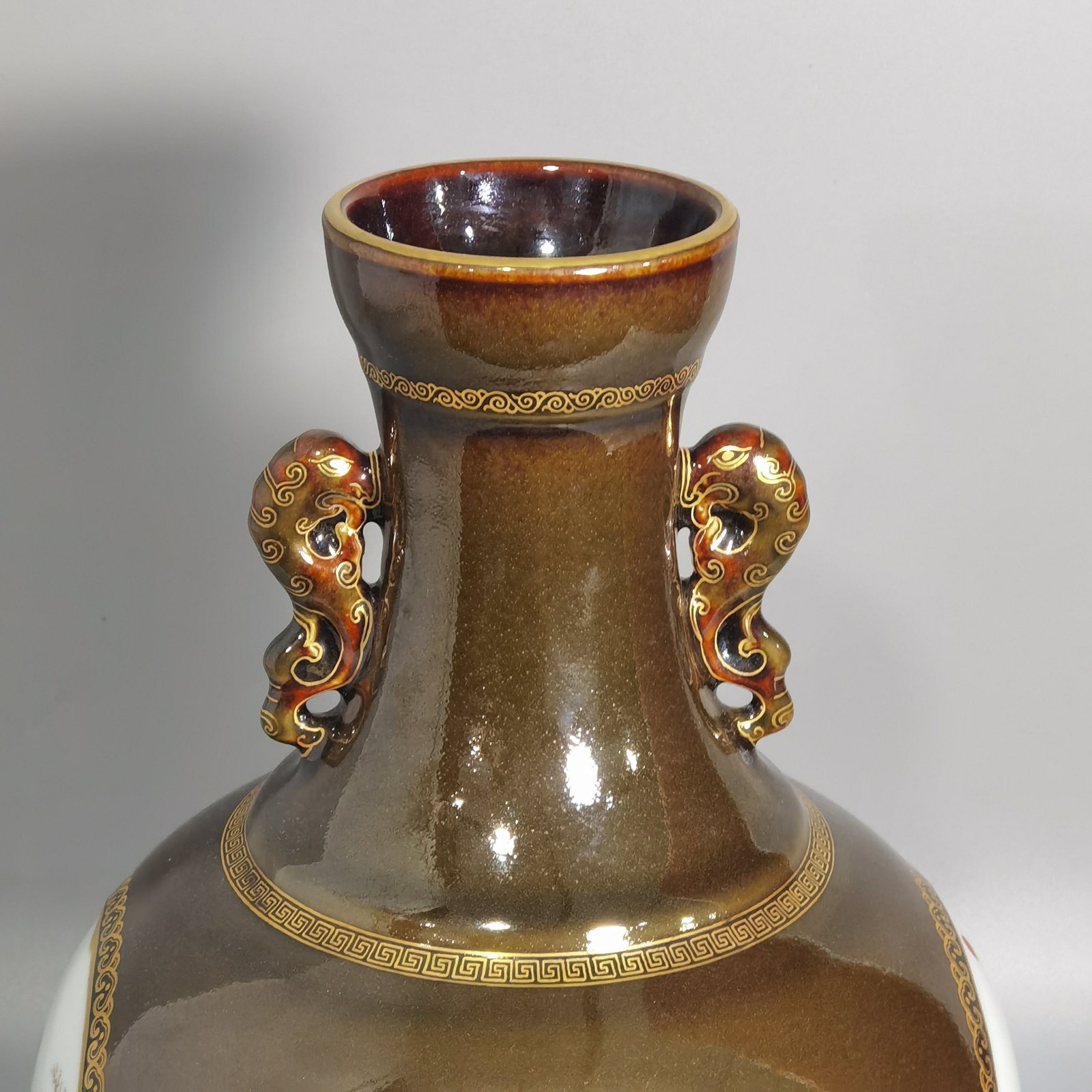Qing Dynasty Qianlong tea powder glaze window pastel character story mphora