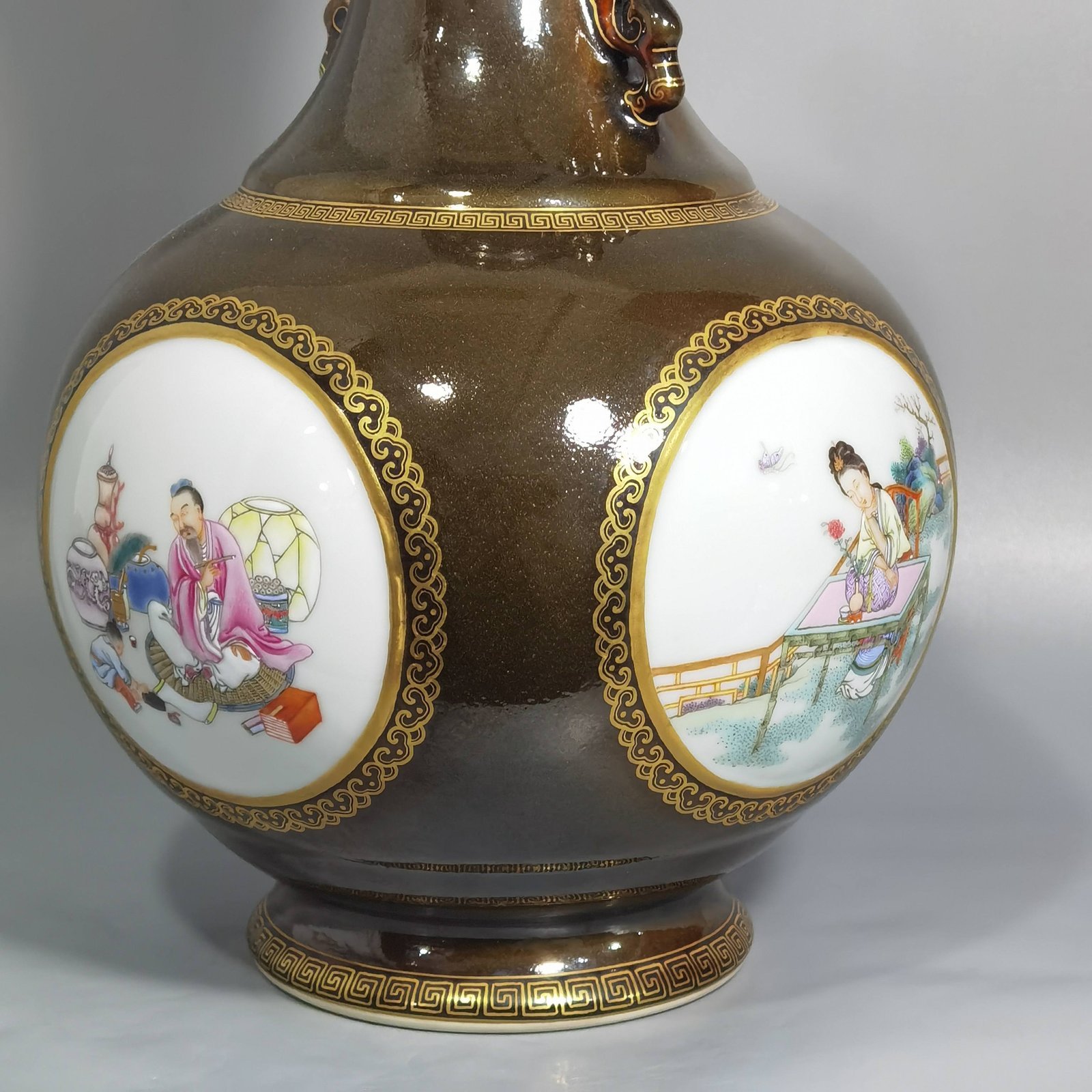 Qing Dynasty Qianlong tea powder glaze window pastel character story mphora