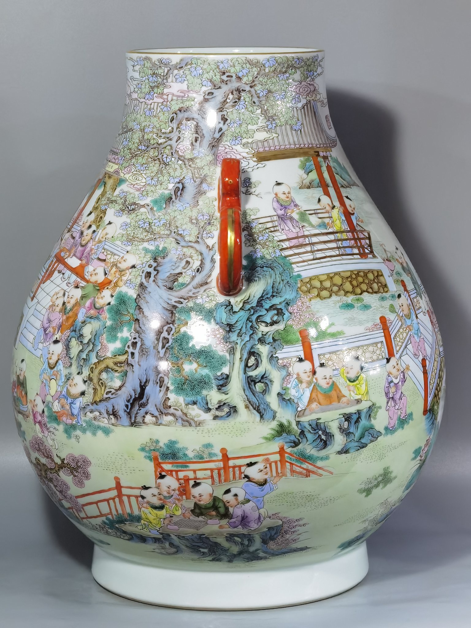 Qing Dynasty Qianlong pastel painting with hundreds of figures double-eared blessing barrel statue