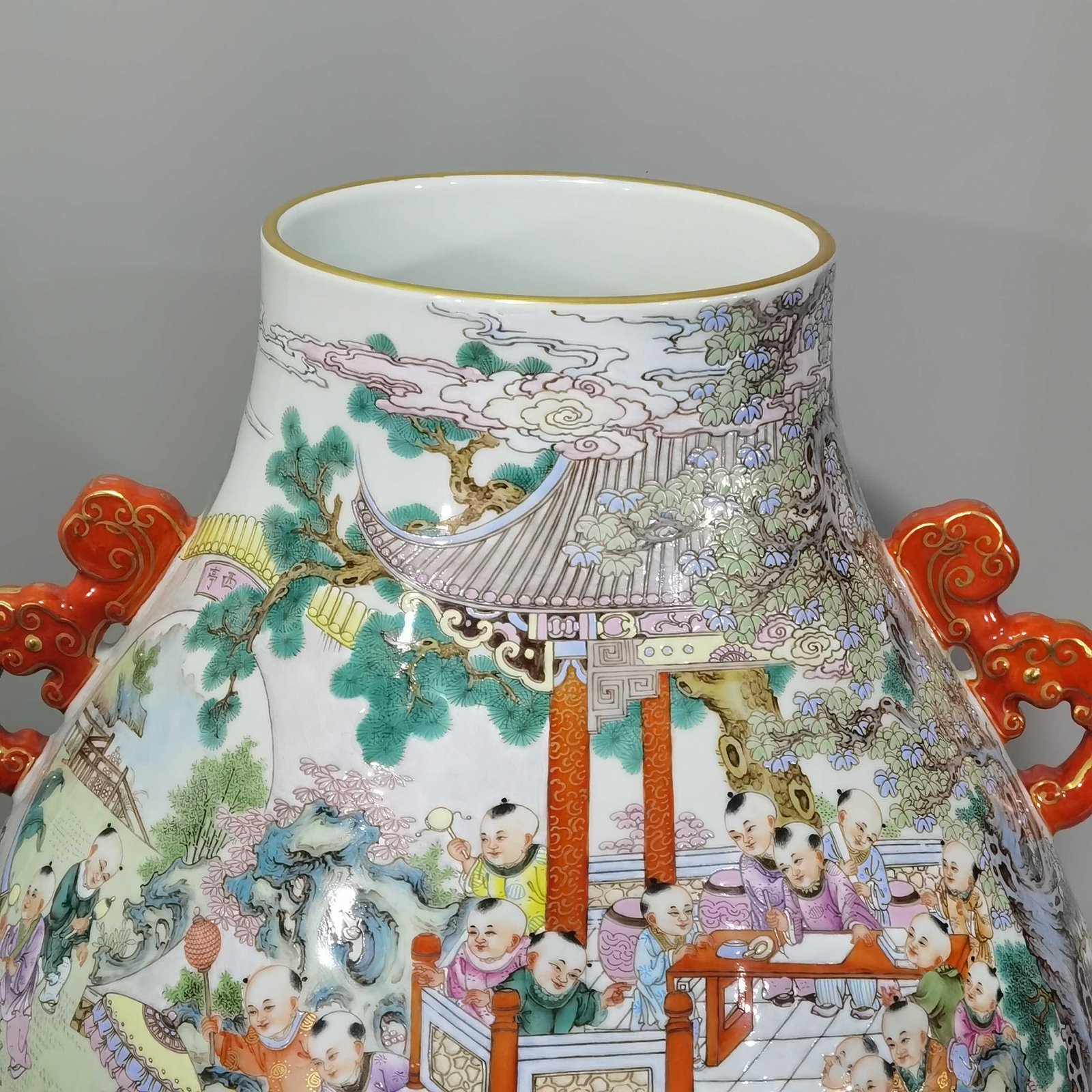 Qing Dynasty Qianlong pastel painting with hundreds of figures double-eared blessing barrel statue