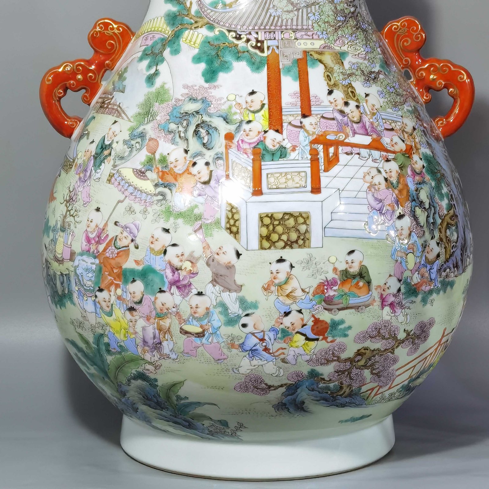 Qing Dynasty Qianlong pastel painting with hundreds of figures double-eared blessing barrel statue