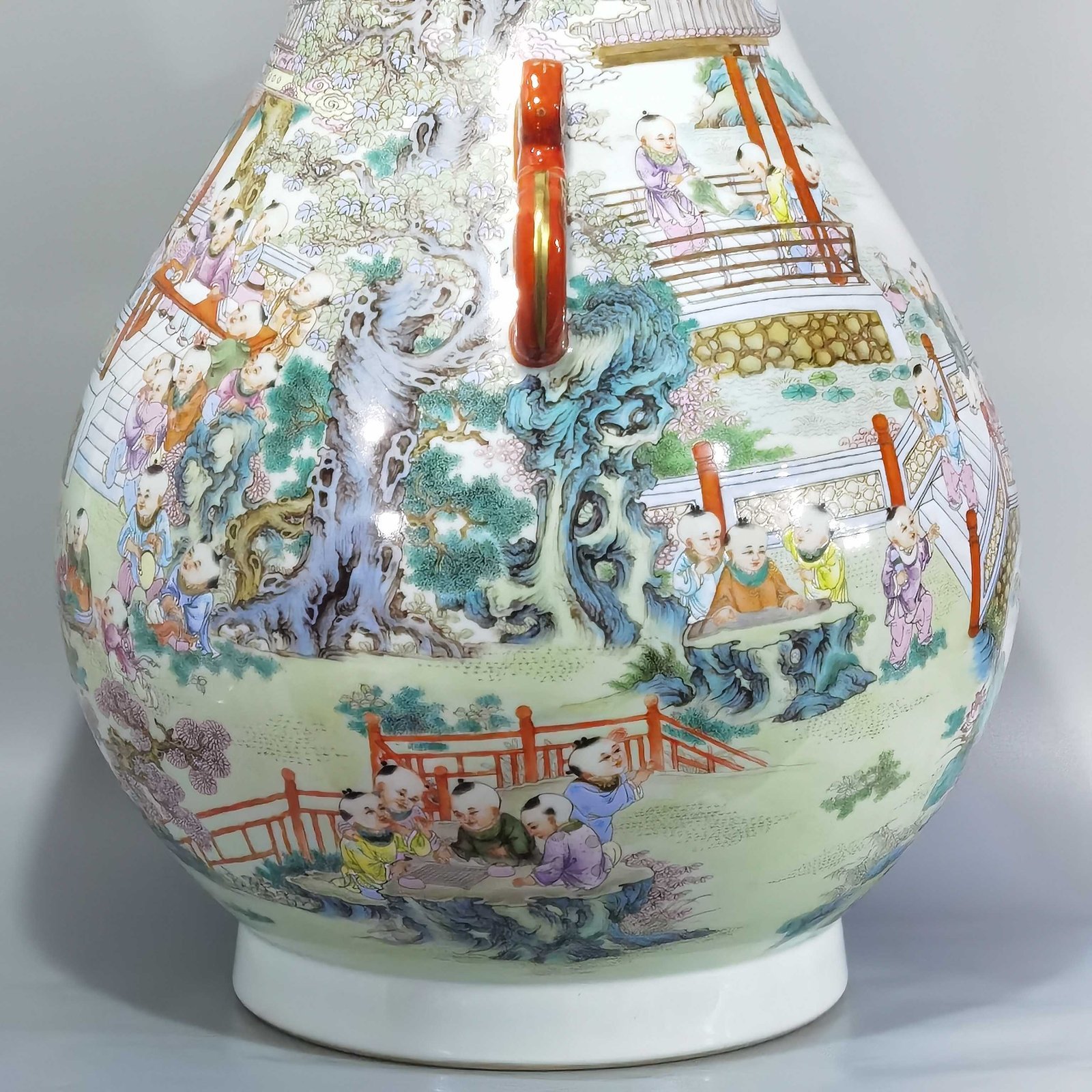 Qing Dynasty Qianlong pastel painting with hundreds of figures double-eared blessing barrel statue