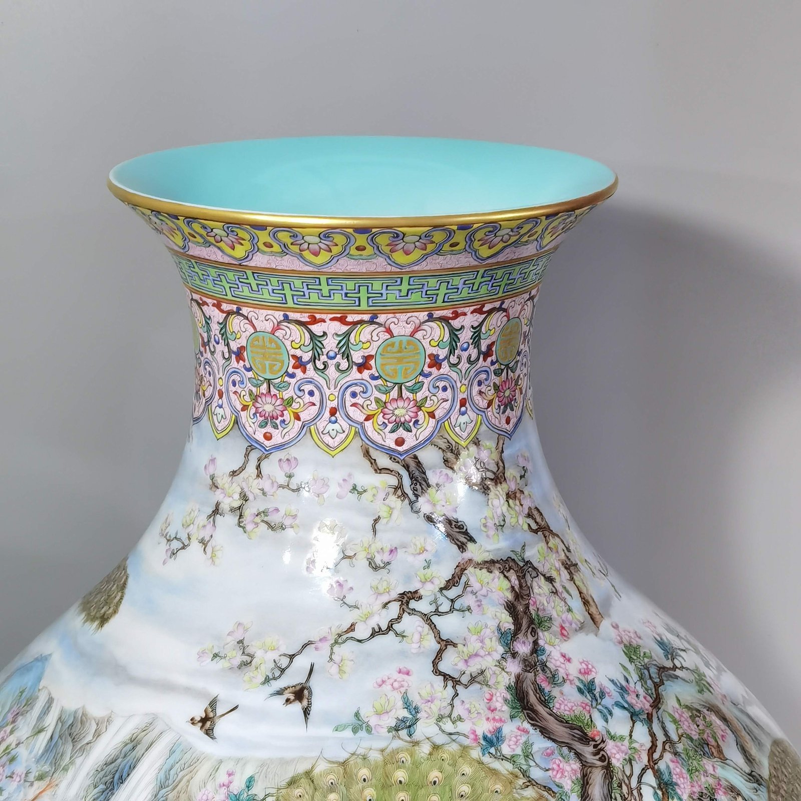 Qing Dynasty Qianlong lanscape pastel peacock in full bloom vase