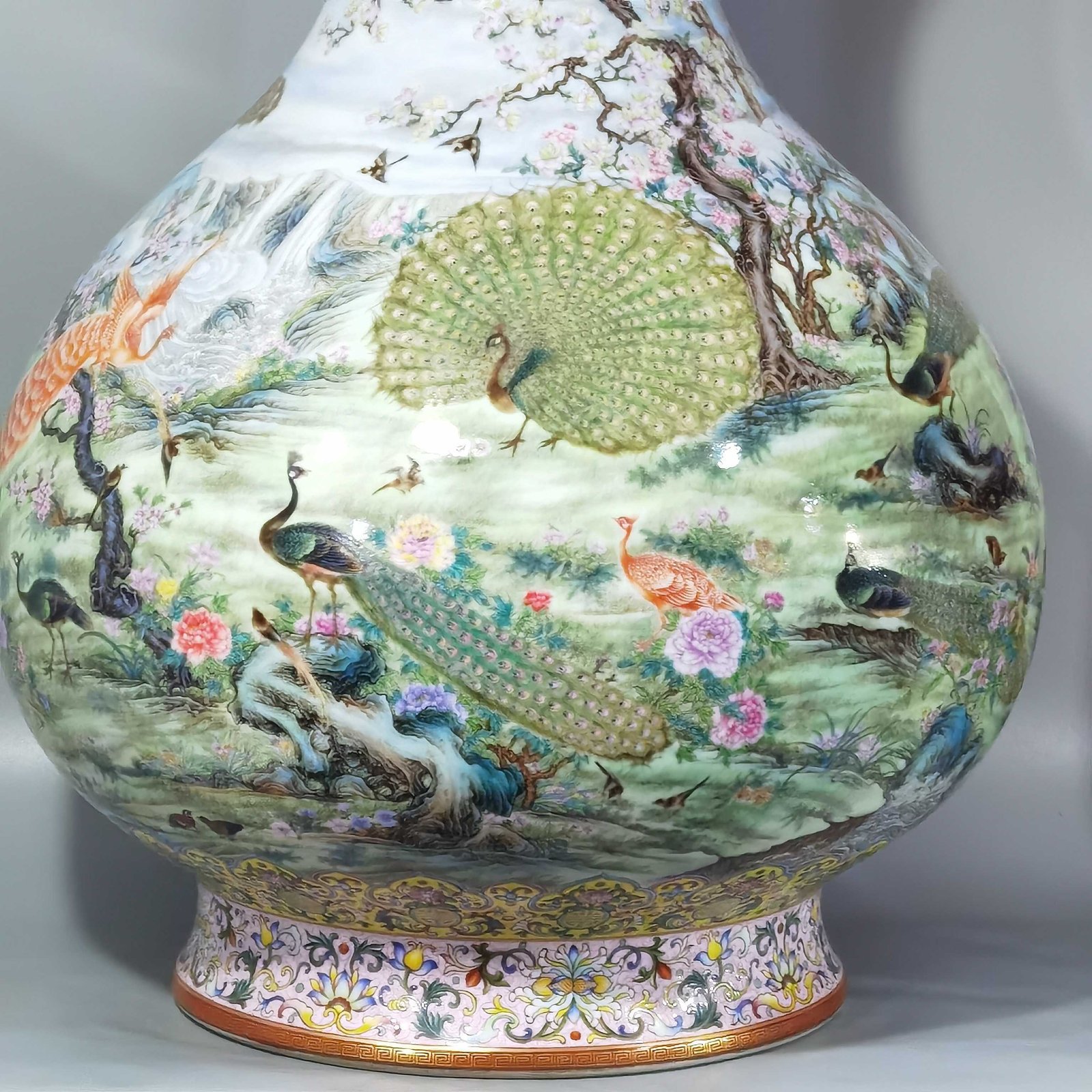 Qing Dynasty Qianlong lanscape pastel peacock in full bloom vase