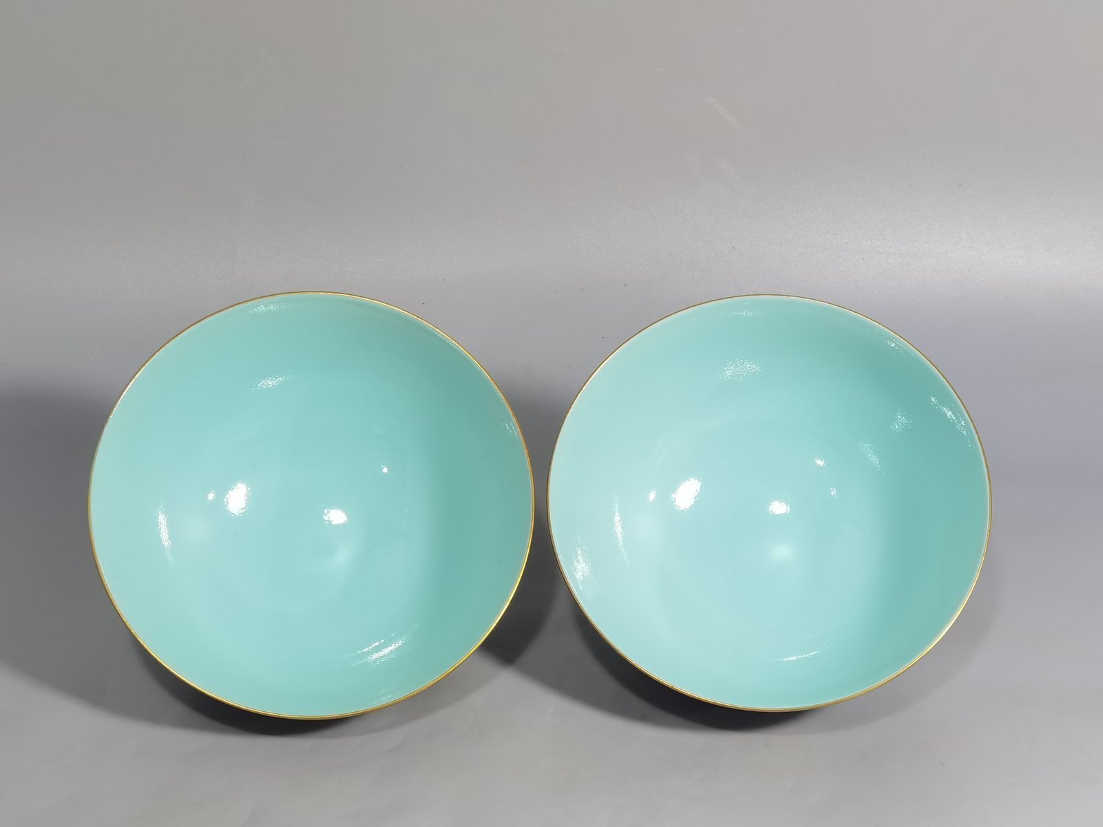 Qing Dynasty Qianlong pair of Gemdale pink color window-opening baby play bowl