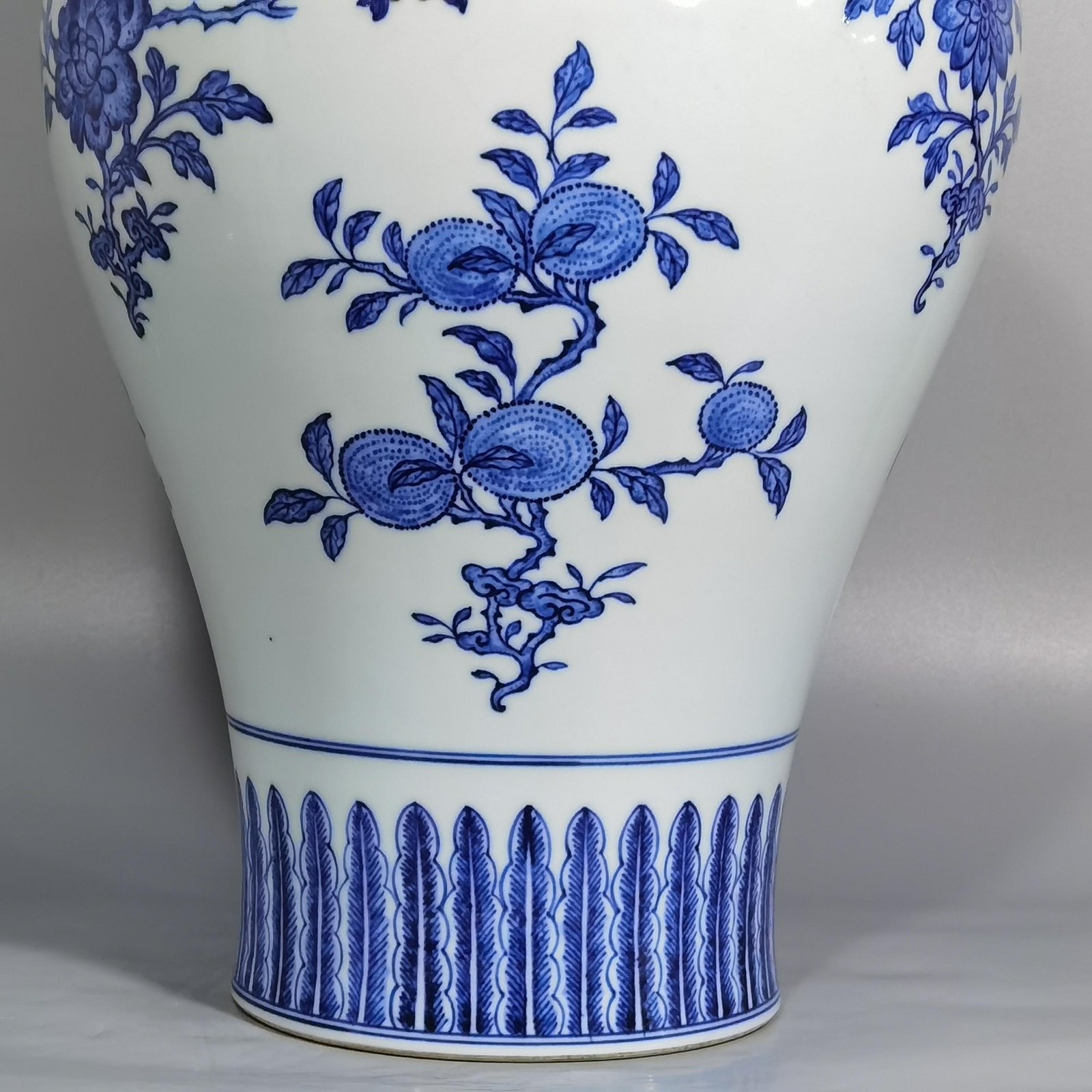 Qing Dynasty Qianlong blue and white plum vase