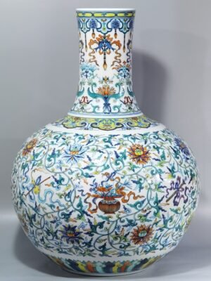 Qing Dynasty Qianlong blue and white doucai passion flower sphere vase