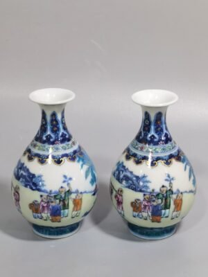 Qing Dynasty Qianlong blue and white jade pot